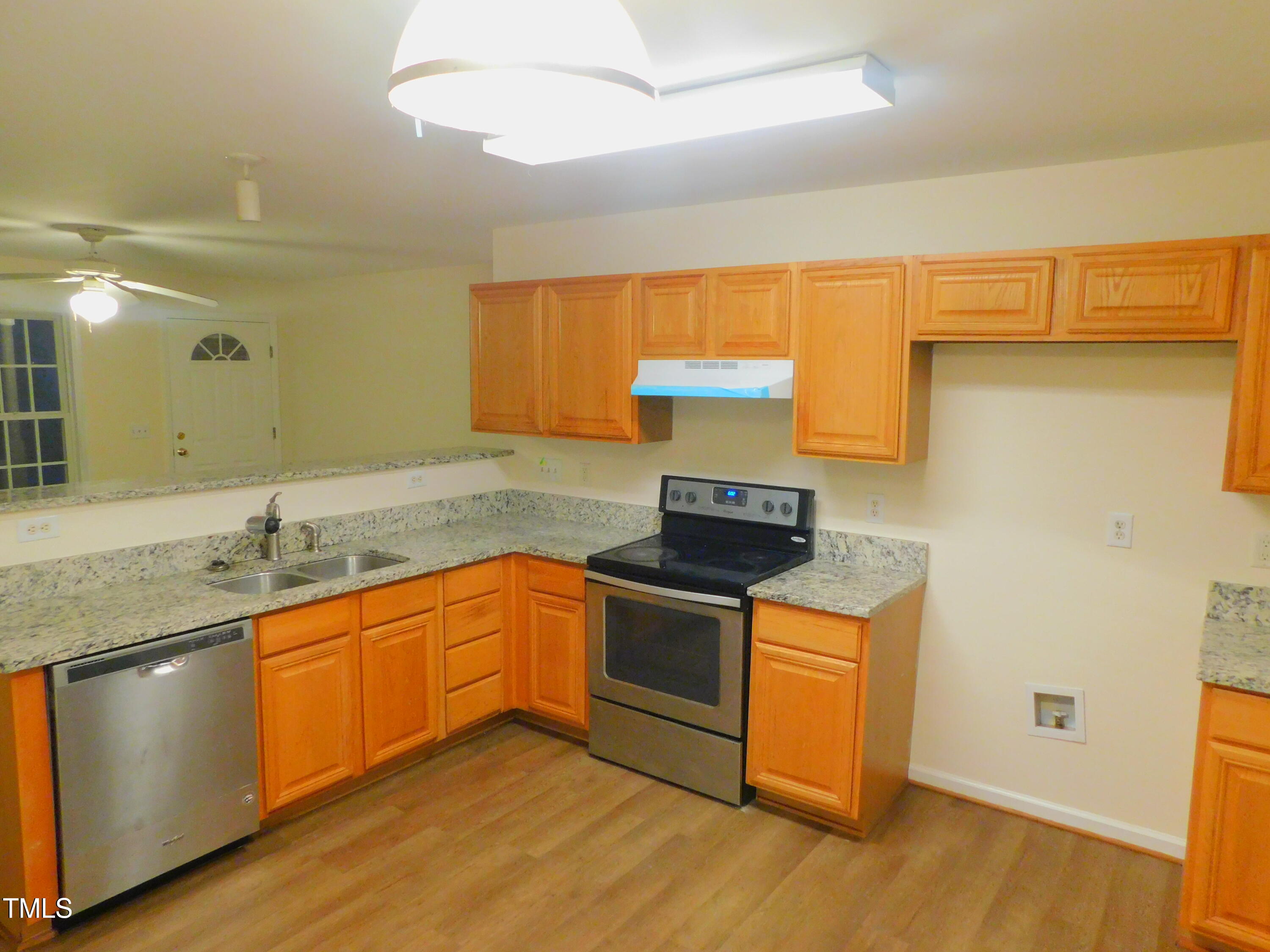 1098 Blackstone Drive Property Photo 4