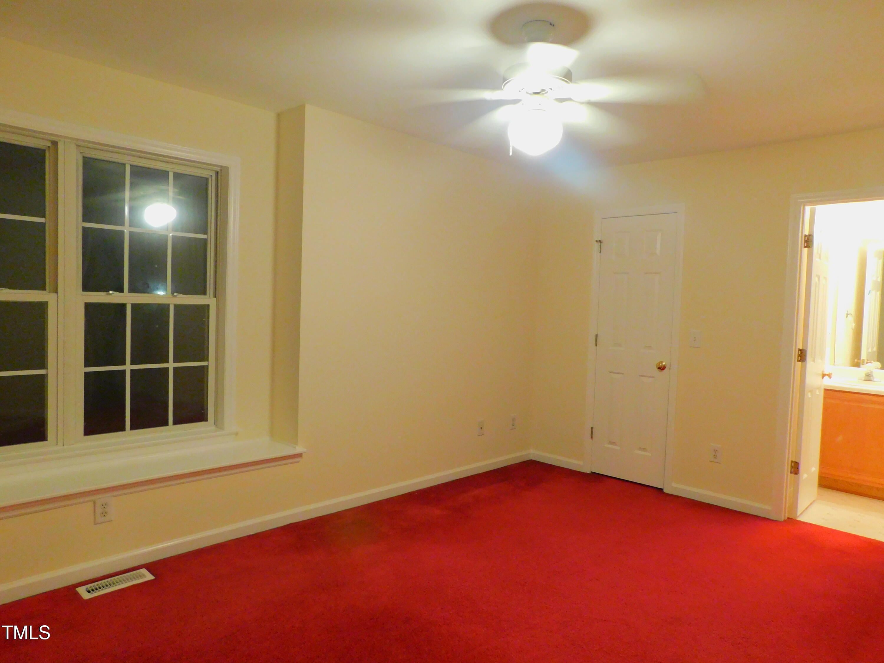 1098 Blackstone Drive Property Photo 6