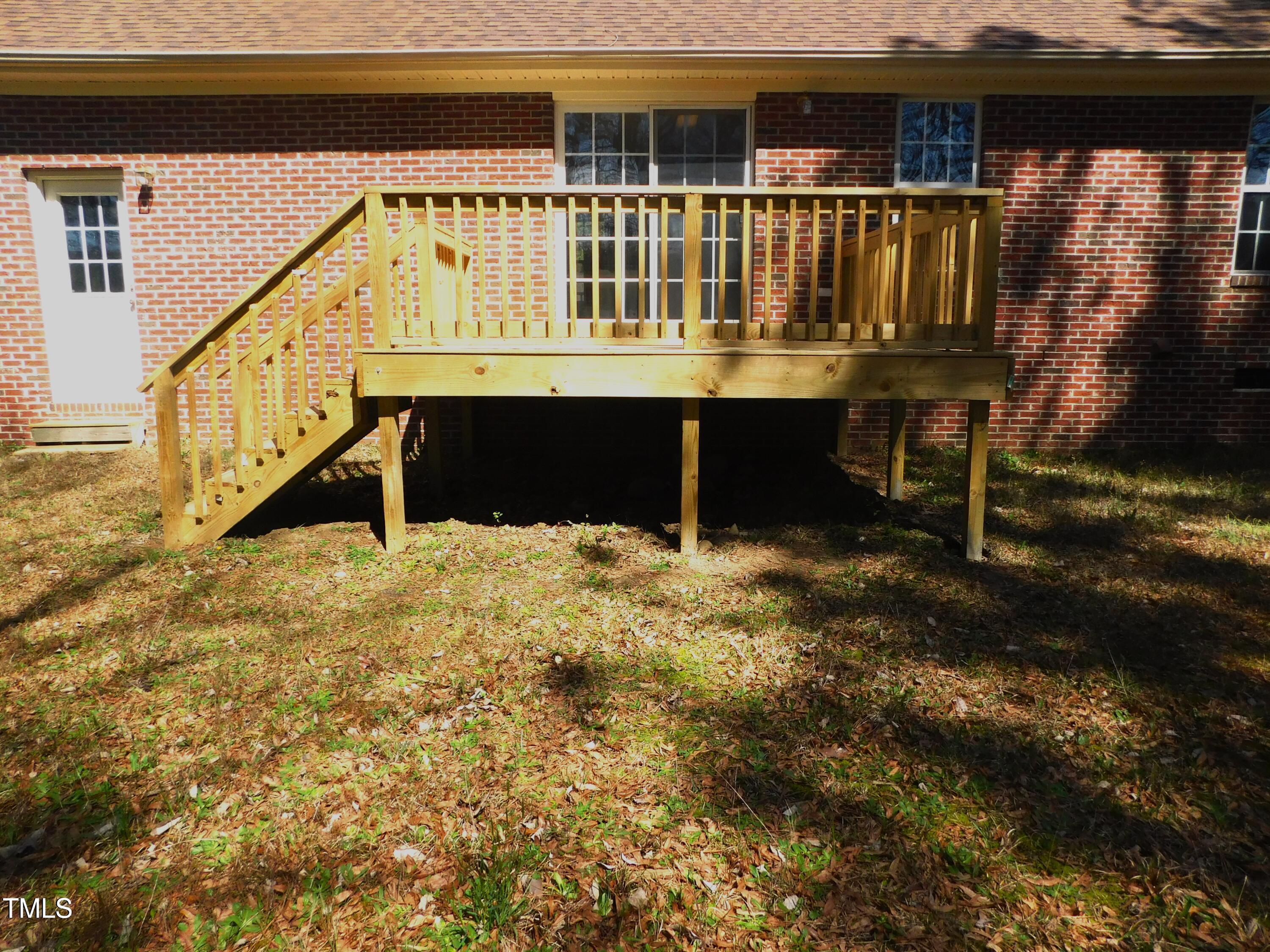 1098 Blackstone Drive Property Photo 9
