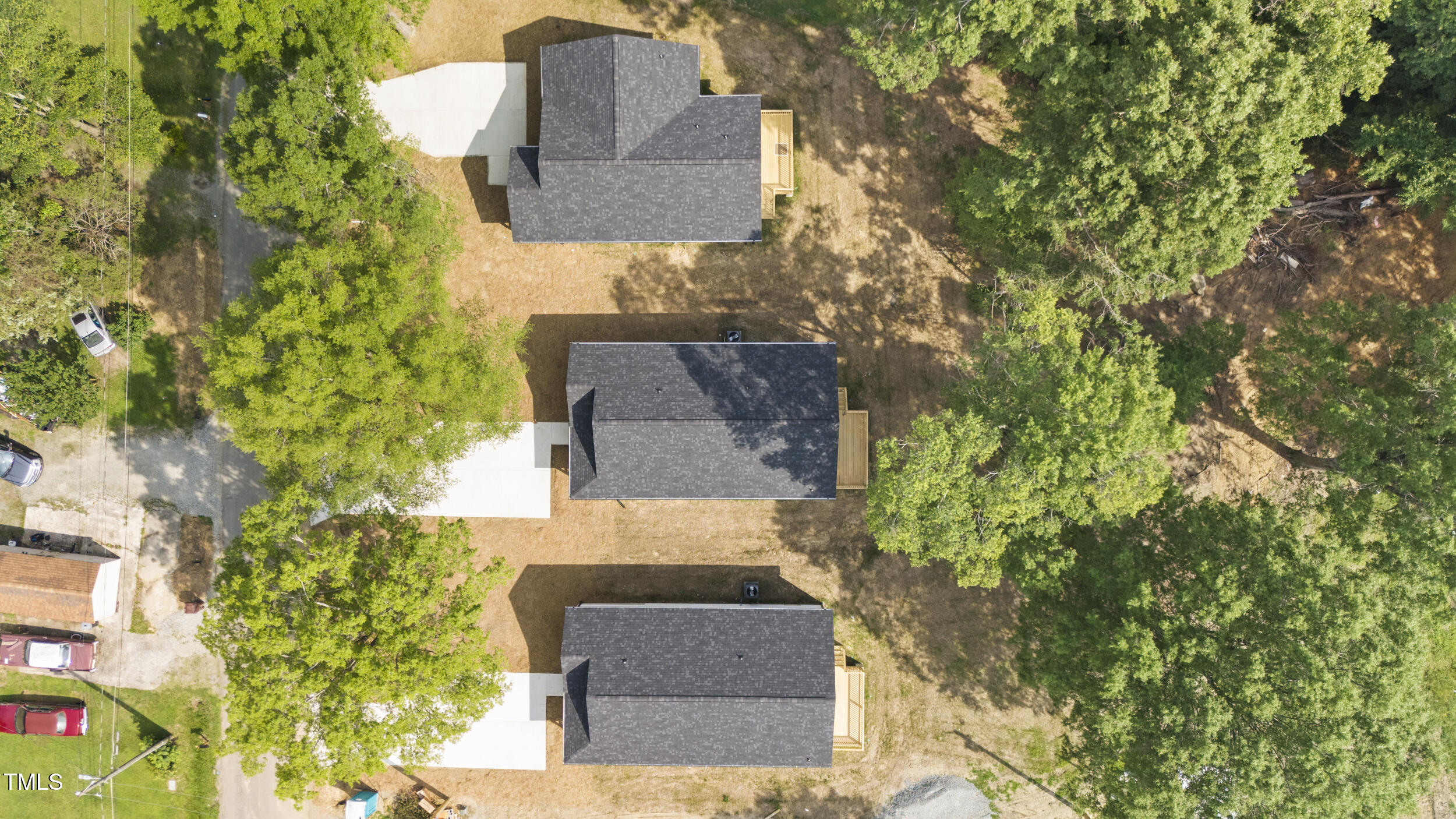 2305 Pinecroft Drive Property Photo 4
