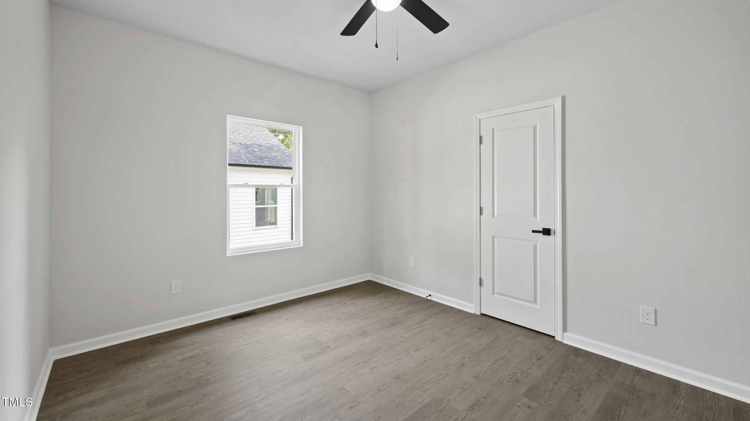 2305 Pinecroft Drive Property Photo 7