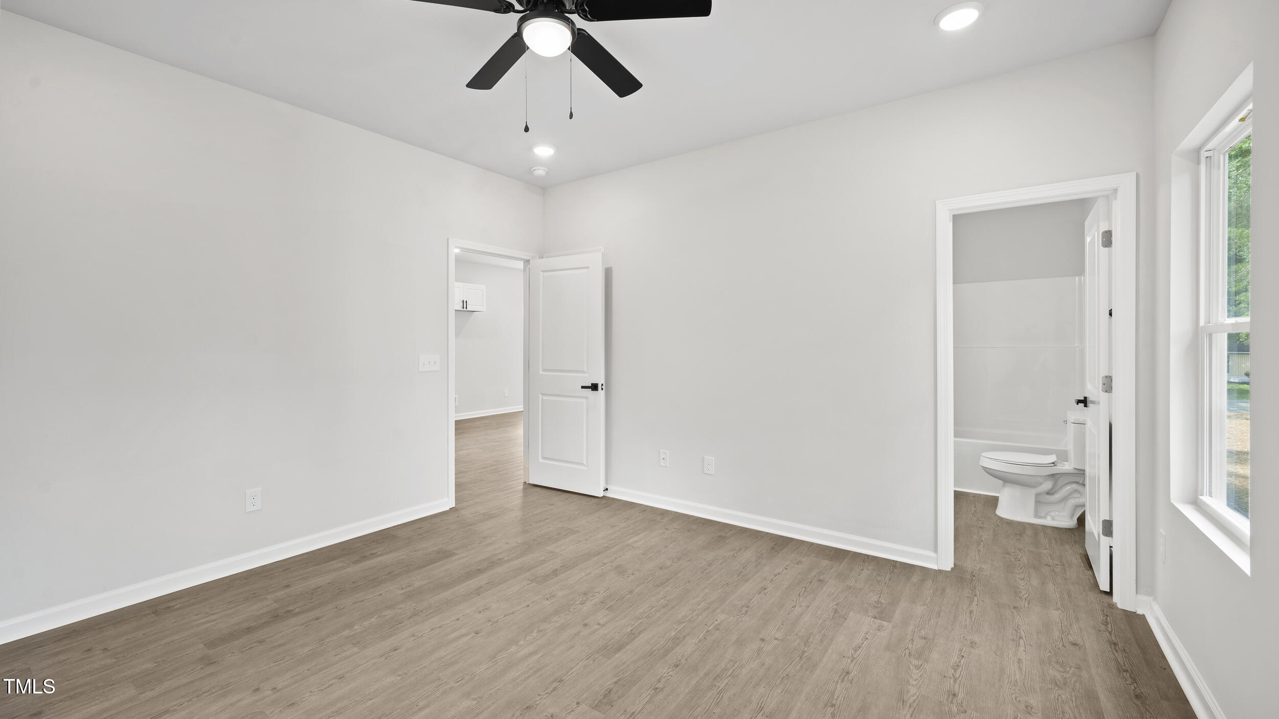 2305 Pinecroft Drive Property Photo 10