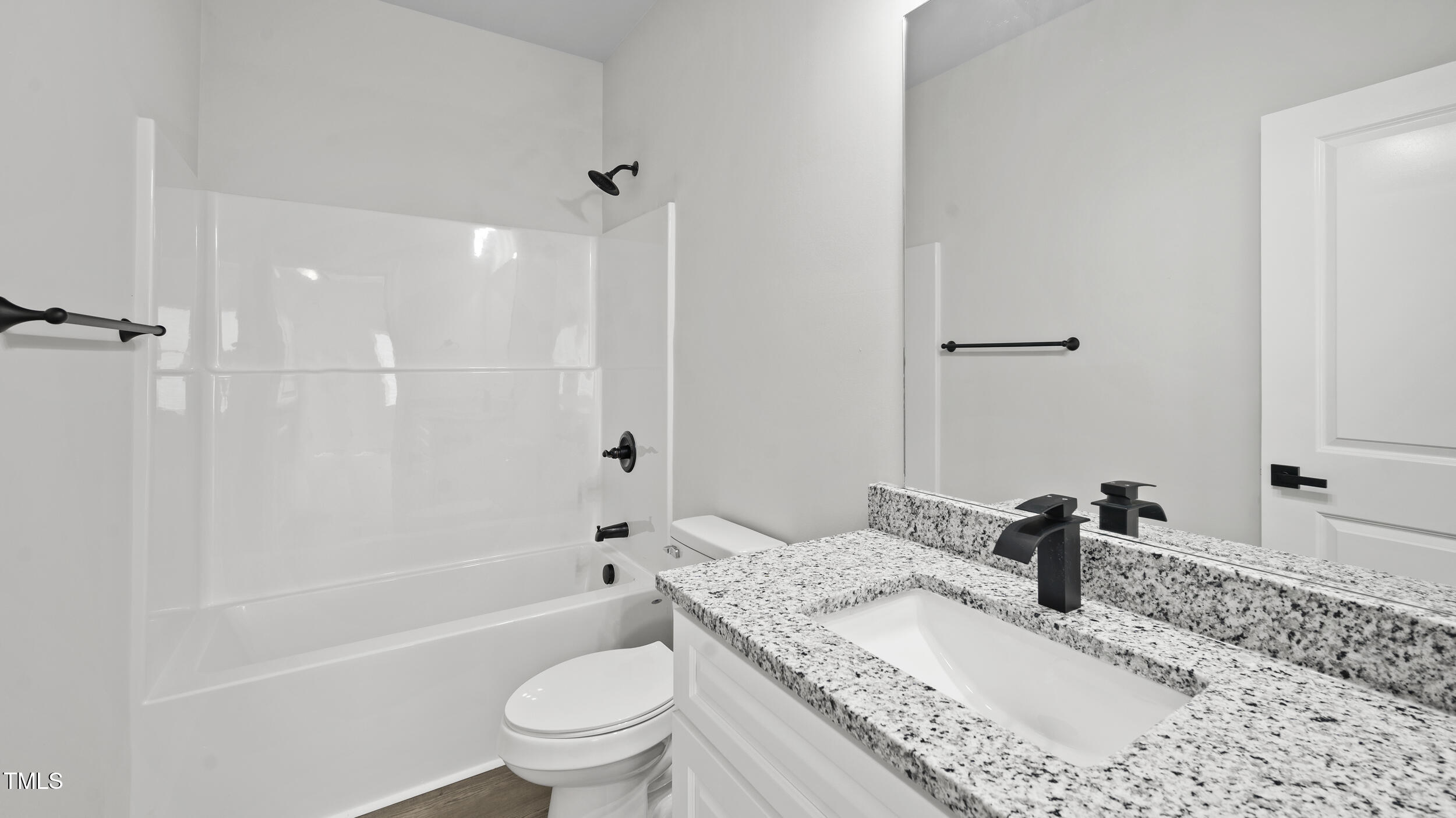 2305 Pinecroft Drive Property Photo 15