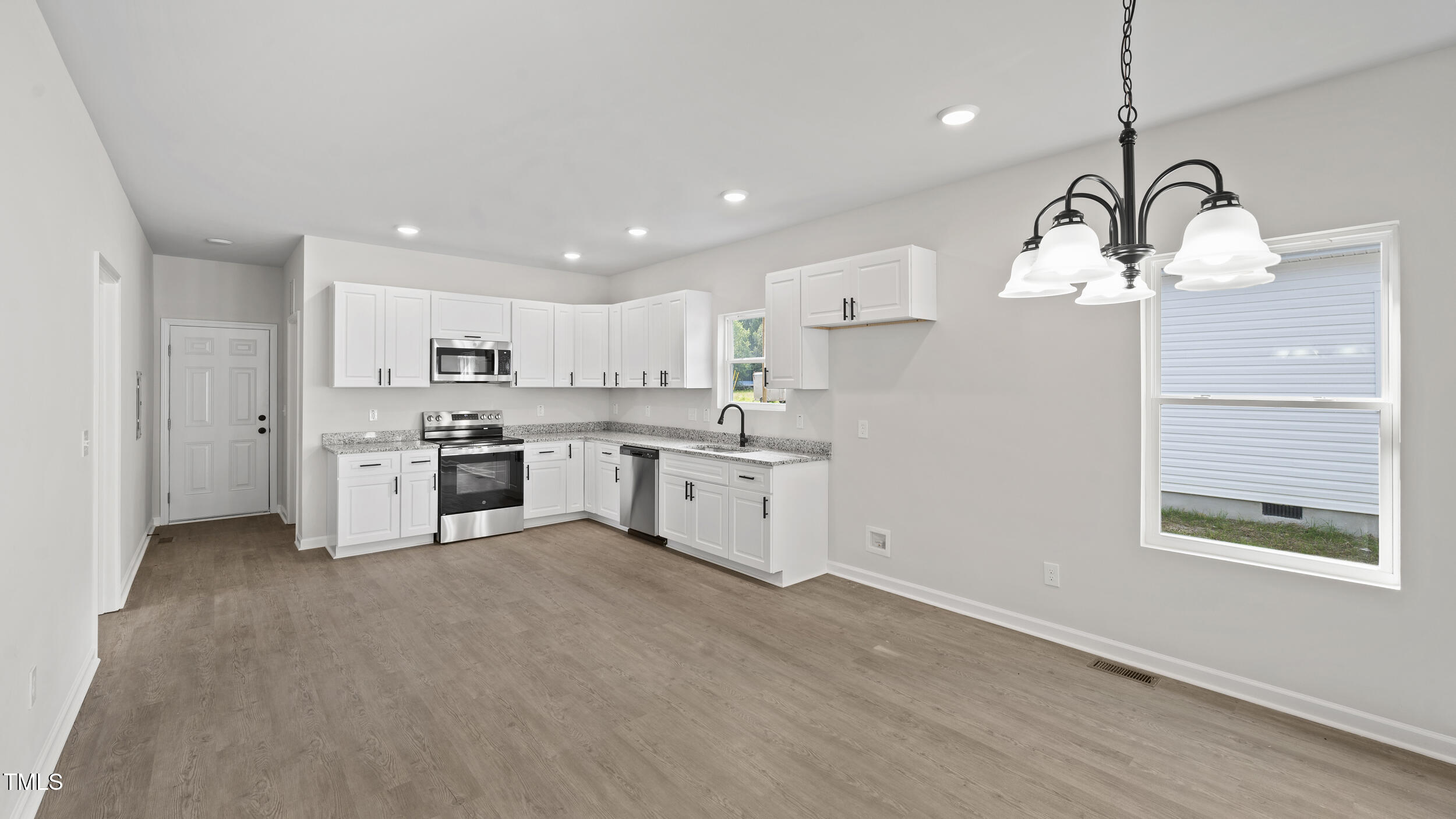 2305 Pinecroft Drive Property Photo 24