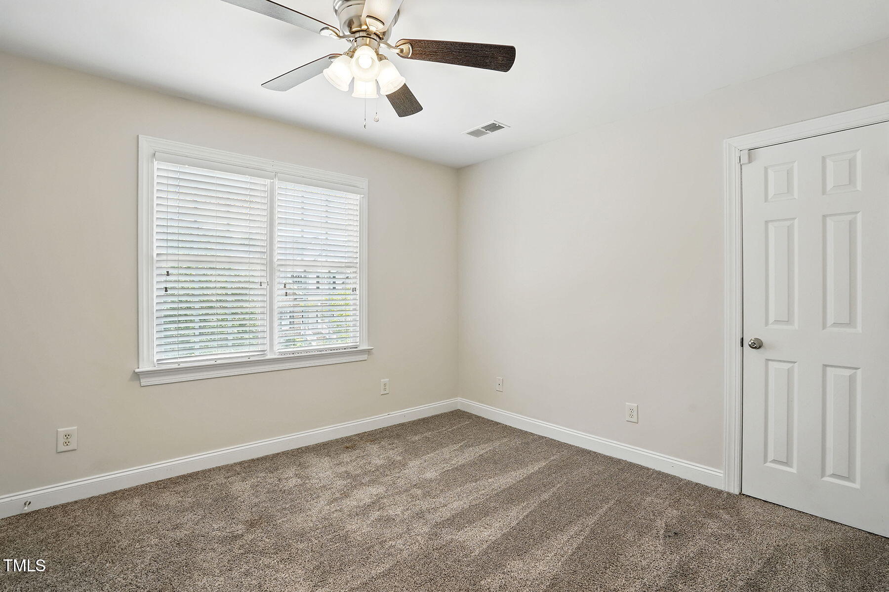 3020 Woods Walk Way Property Photo 25