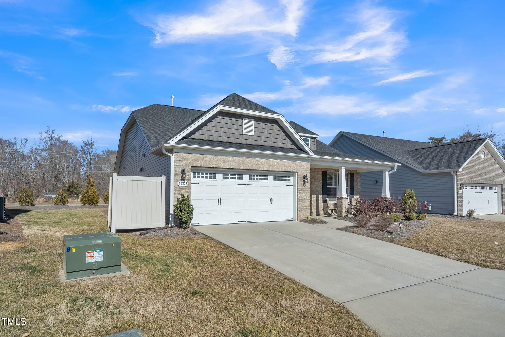 1206 Newton Dr Drive Property Photo 4