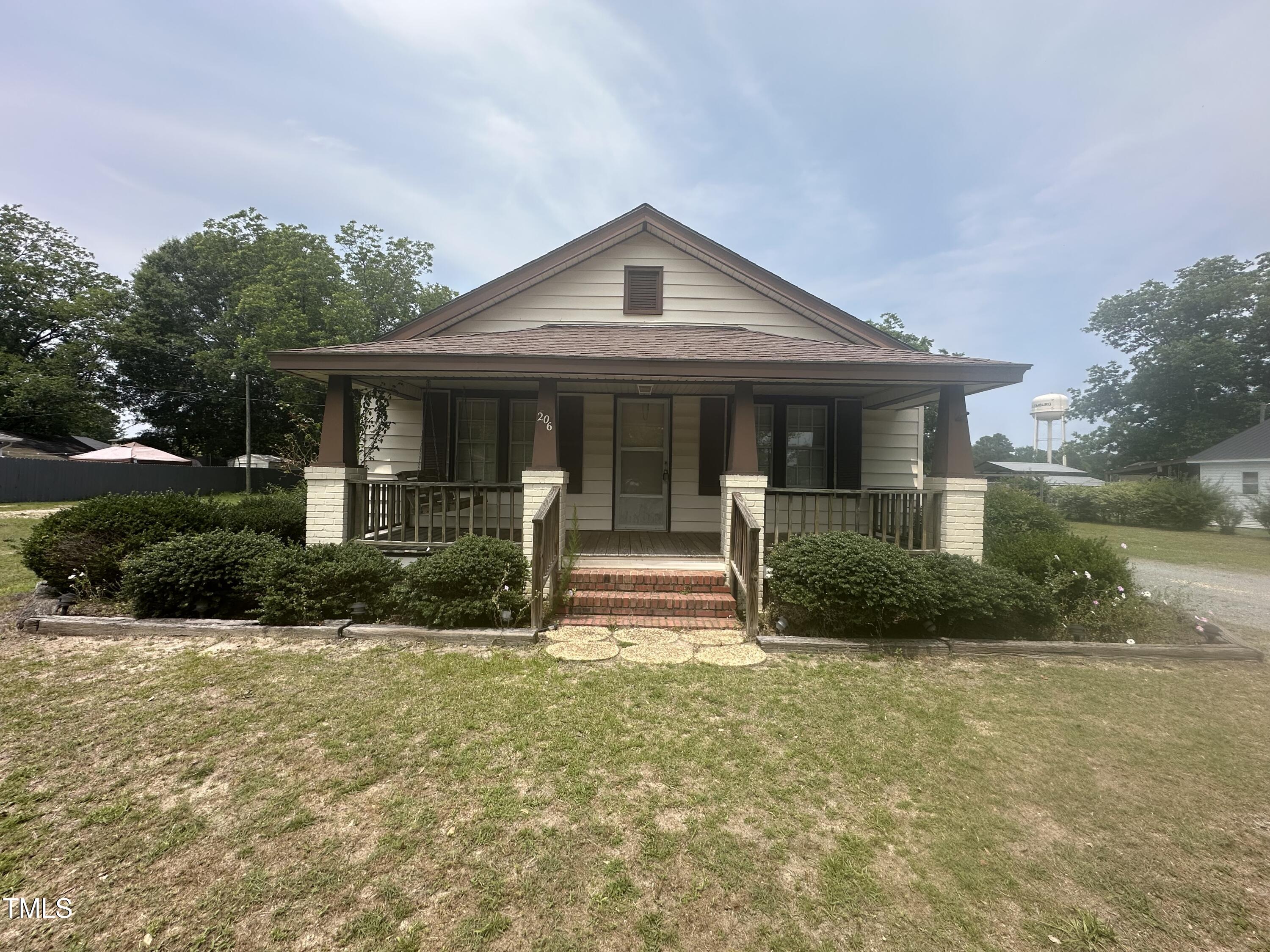 206 Jackson Street Property Photo 1