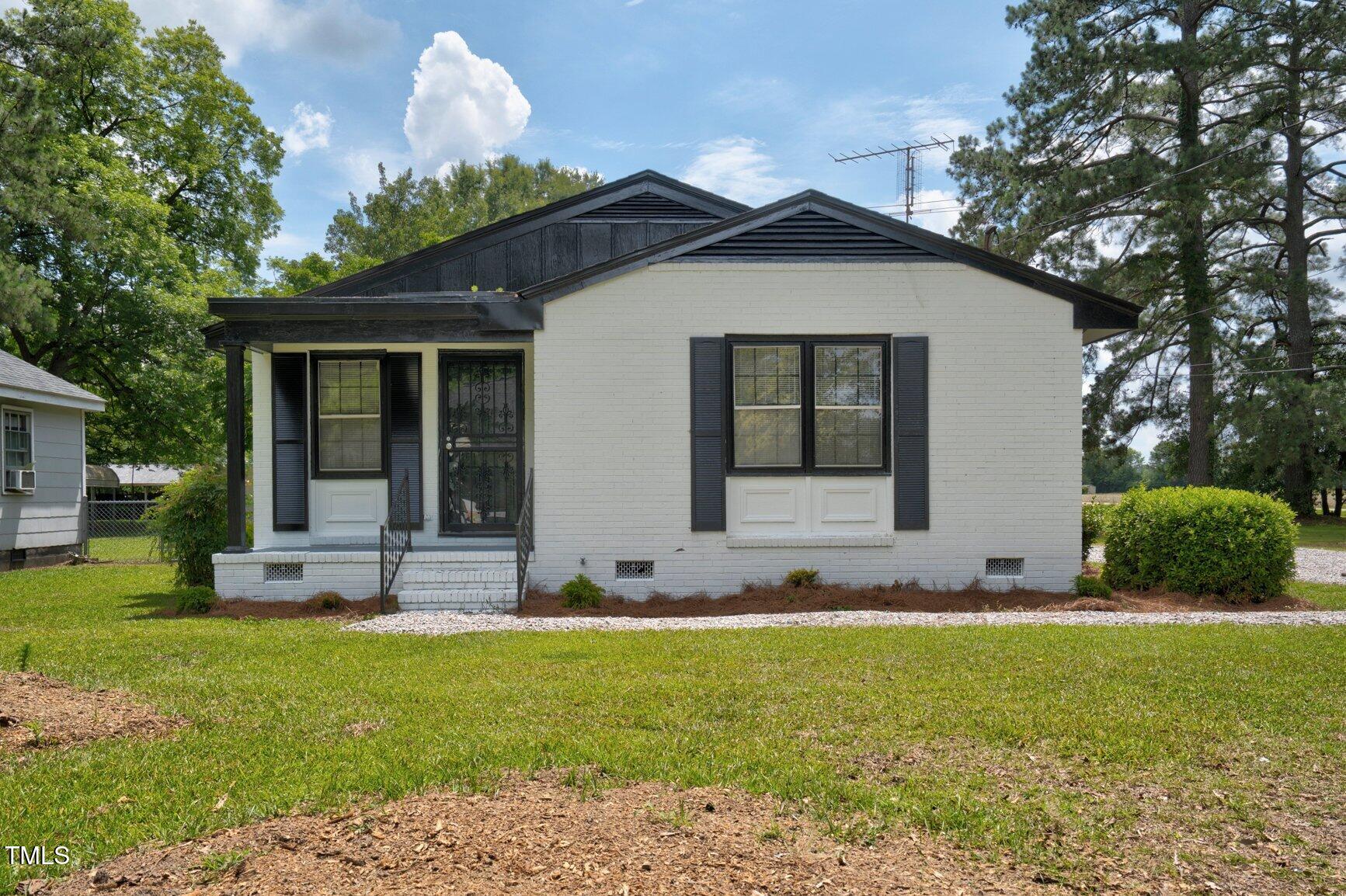 407 W Pippen Street Property Photo 1