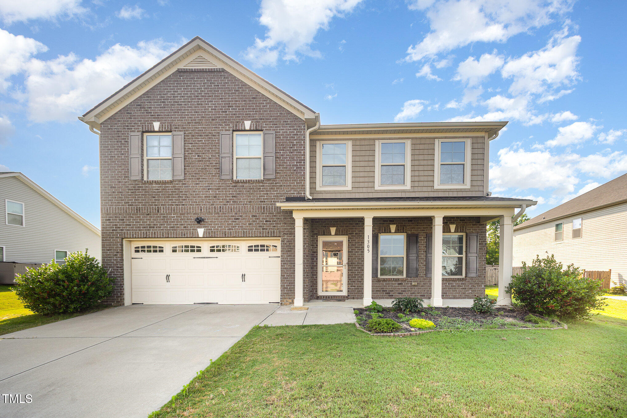1305 Ivey Grove Court Property Photo 1