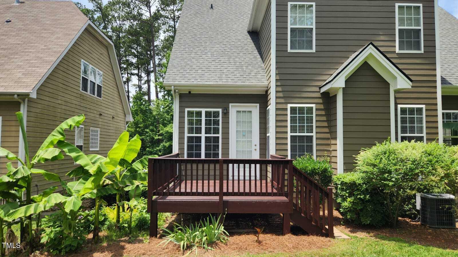 1016 Dotson Way Property Photo 4