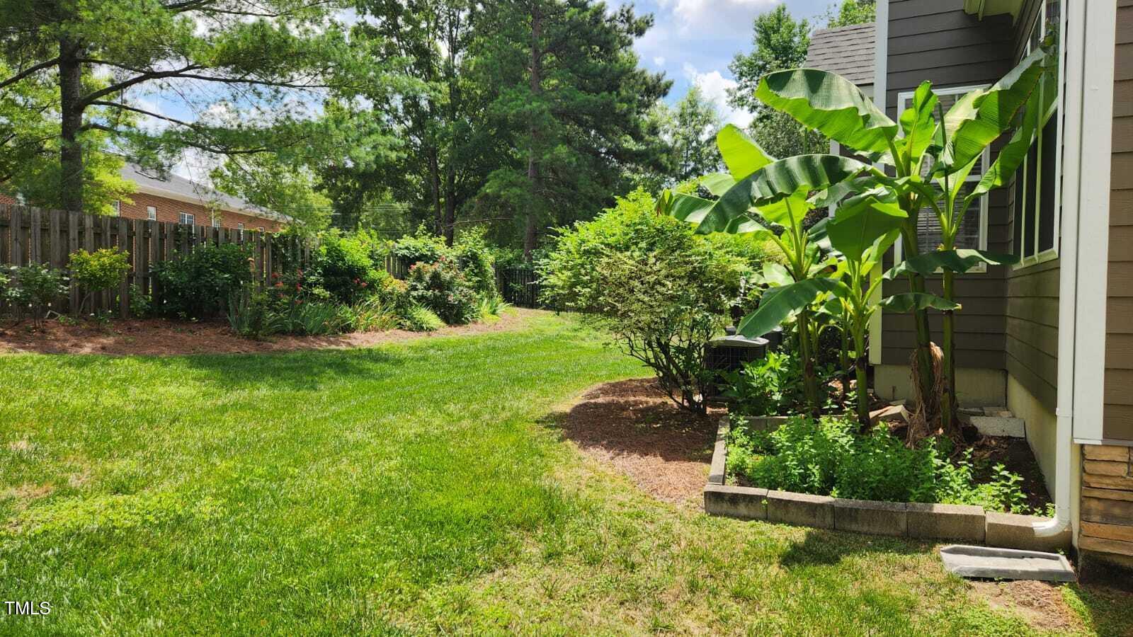 1016 Dotson Way Property Photo 7