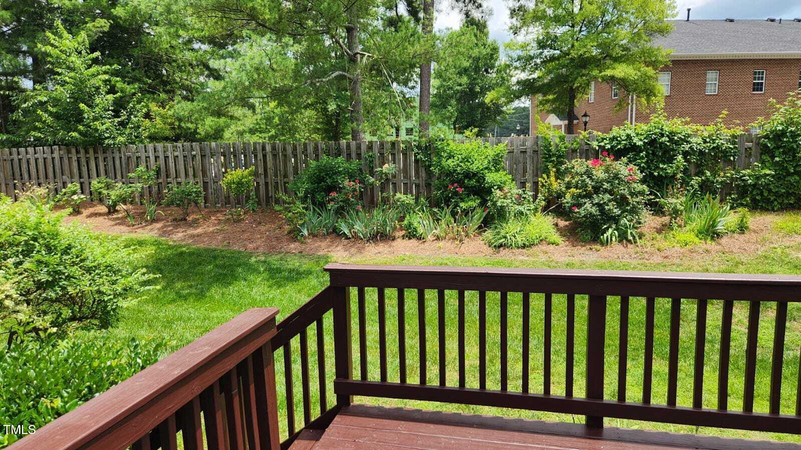 1016 Dotson Way Property Photo 8
