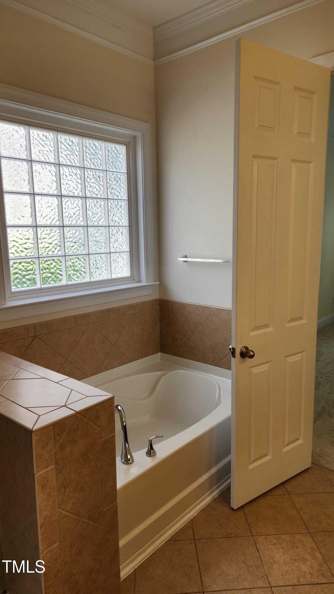 1016 Dotson Way Property Photo 31