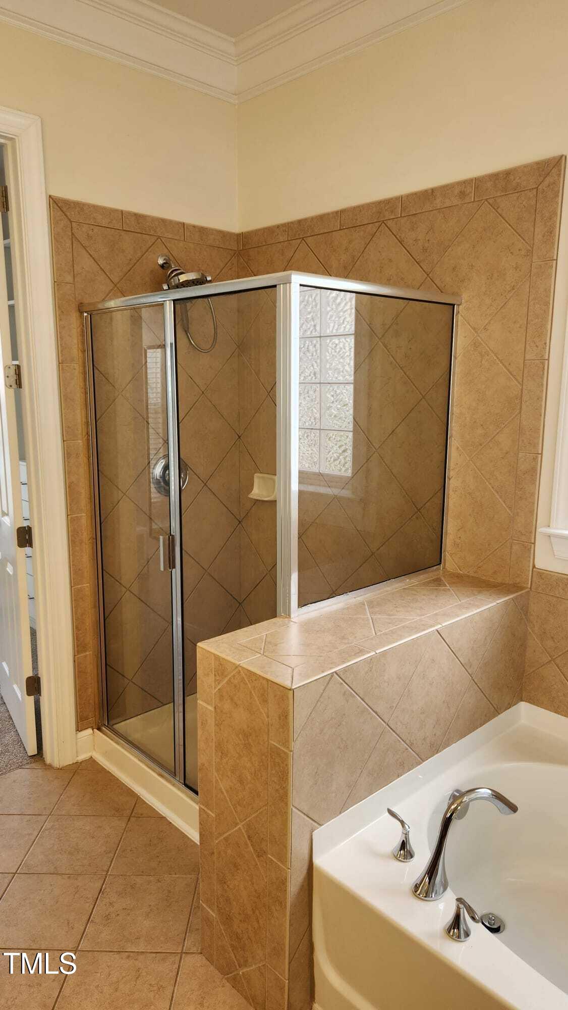 1016 Dotson Way Property Photo 32