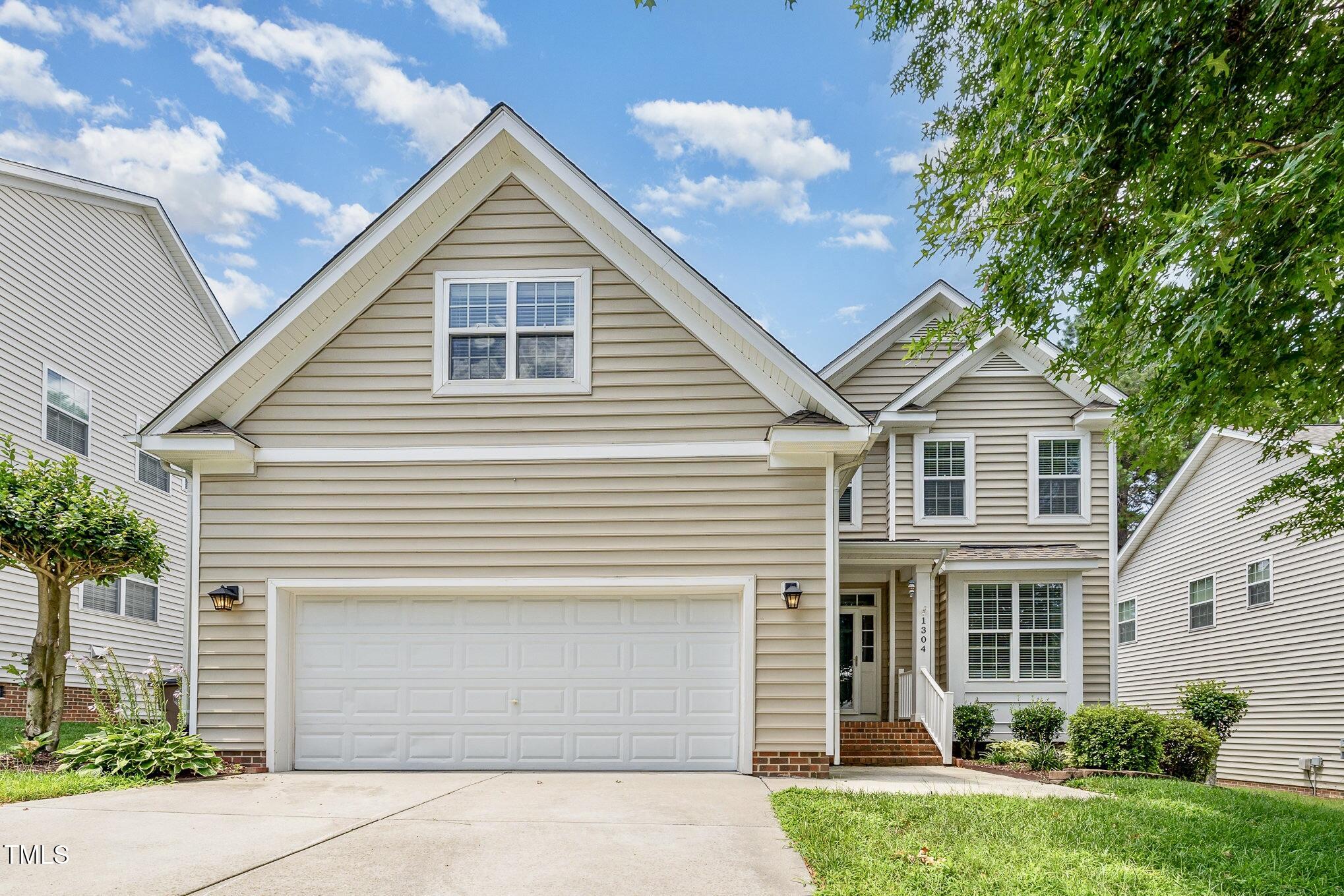 1304 Trailing Rose Court Property Photo 1