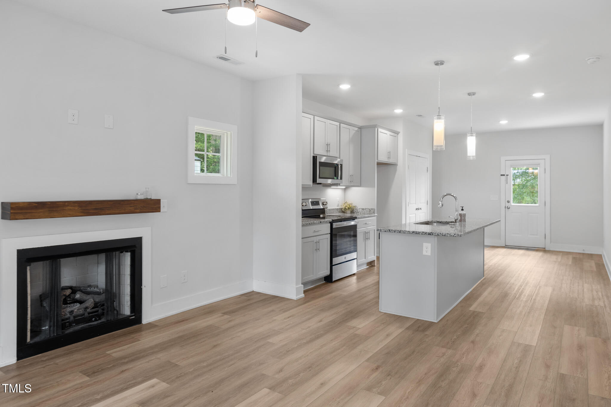 202 E South Street Property Photo 2