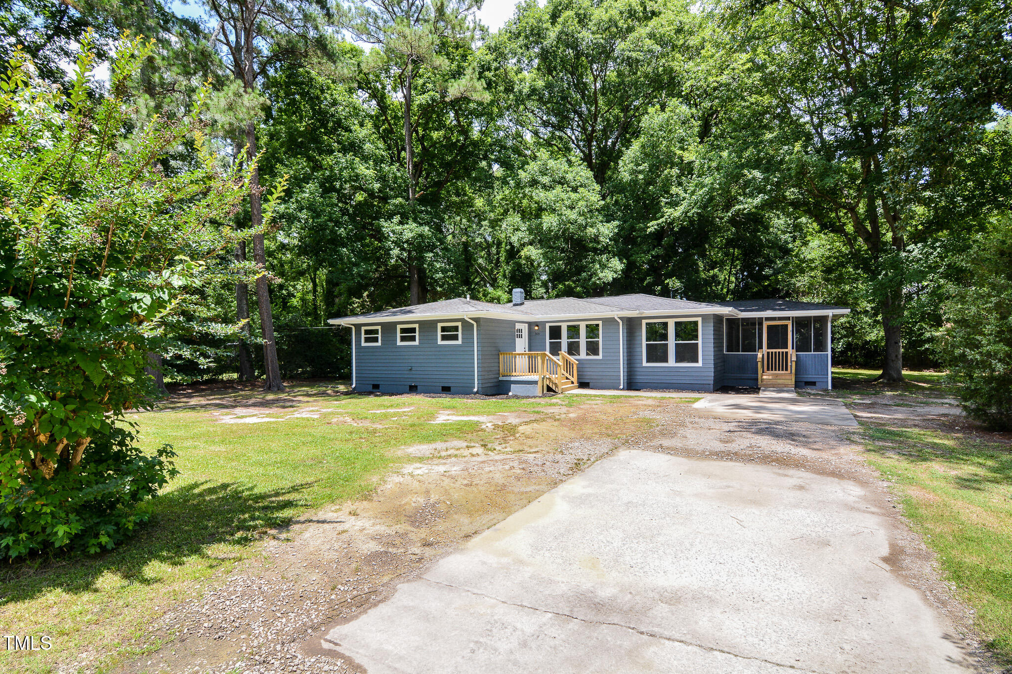 305 Bell Street Property Photo 1