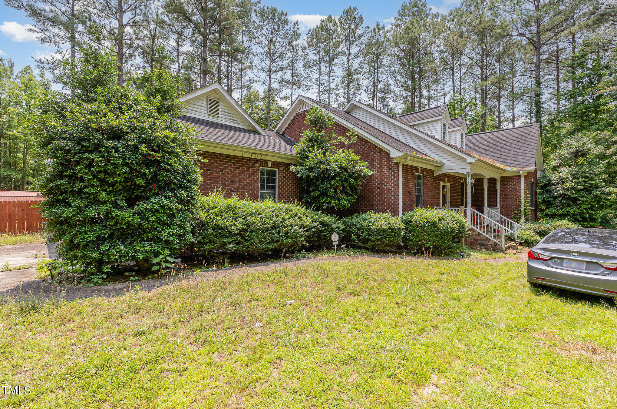 3304 Black Stallion Court Property Photo 7