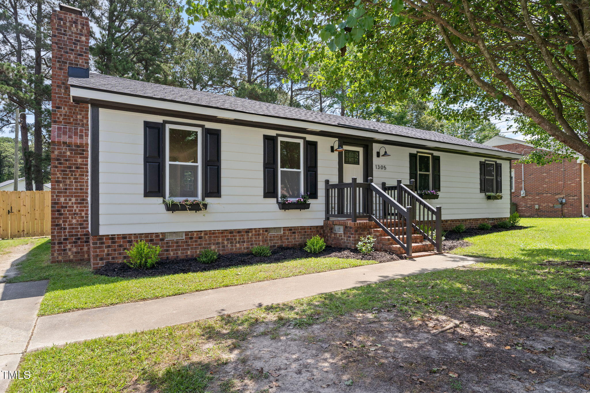 1305 Woodgreen Road Property Photo 1