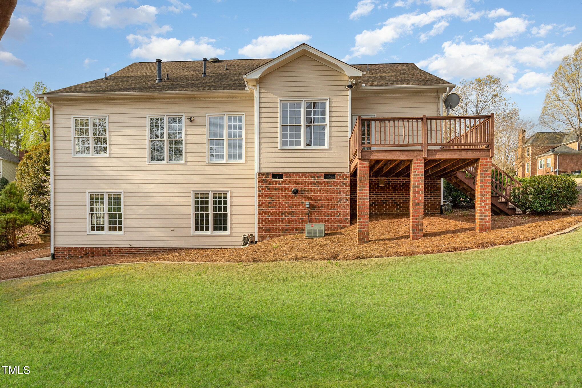 306 Neuse Ridge Drive Property Photo 1