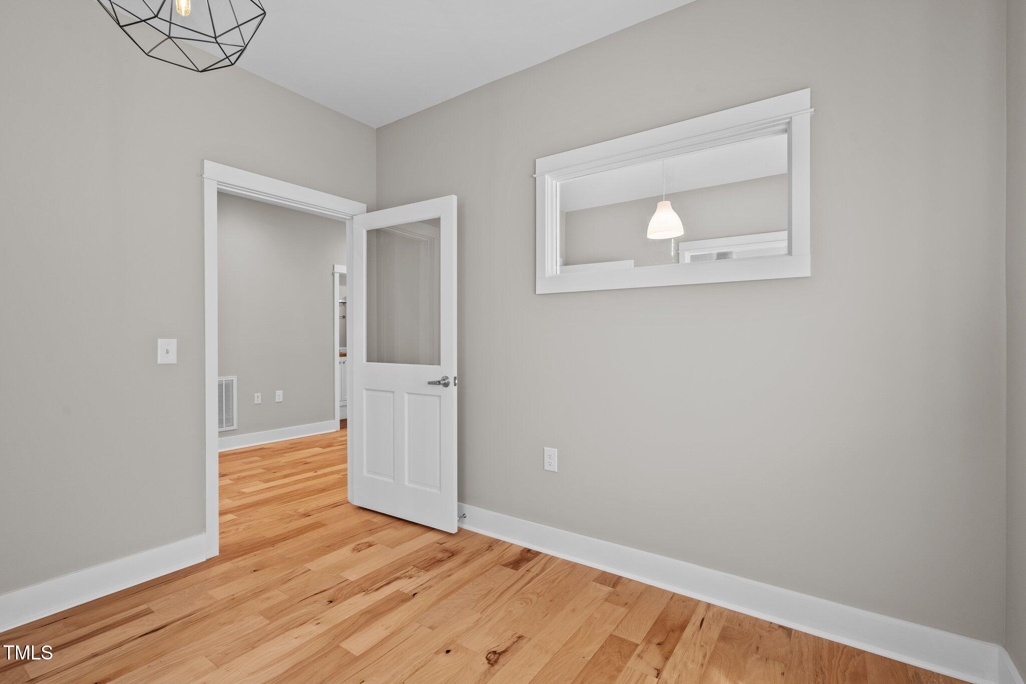 401 W Weaver Street # A Property Photo 9
