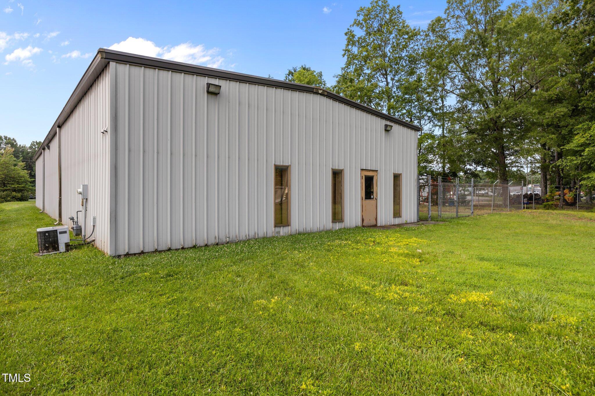 808 E Parker Street Property Photo 17