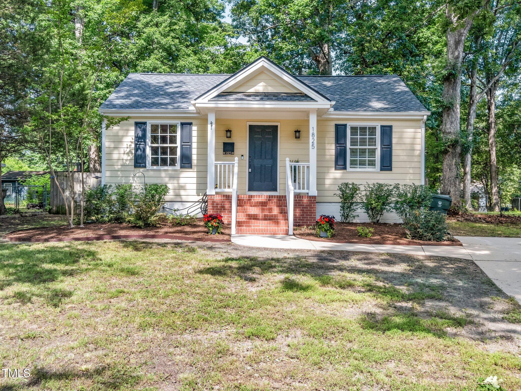 1825 Watkins Street Property Photo