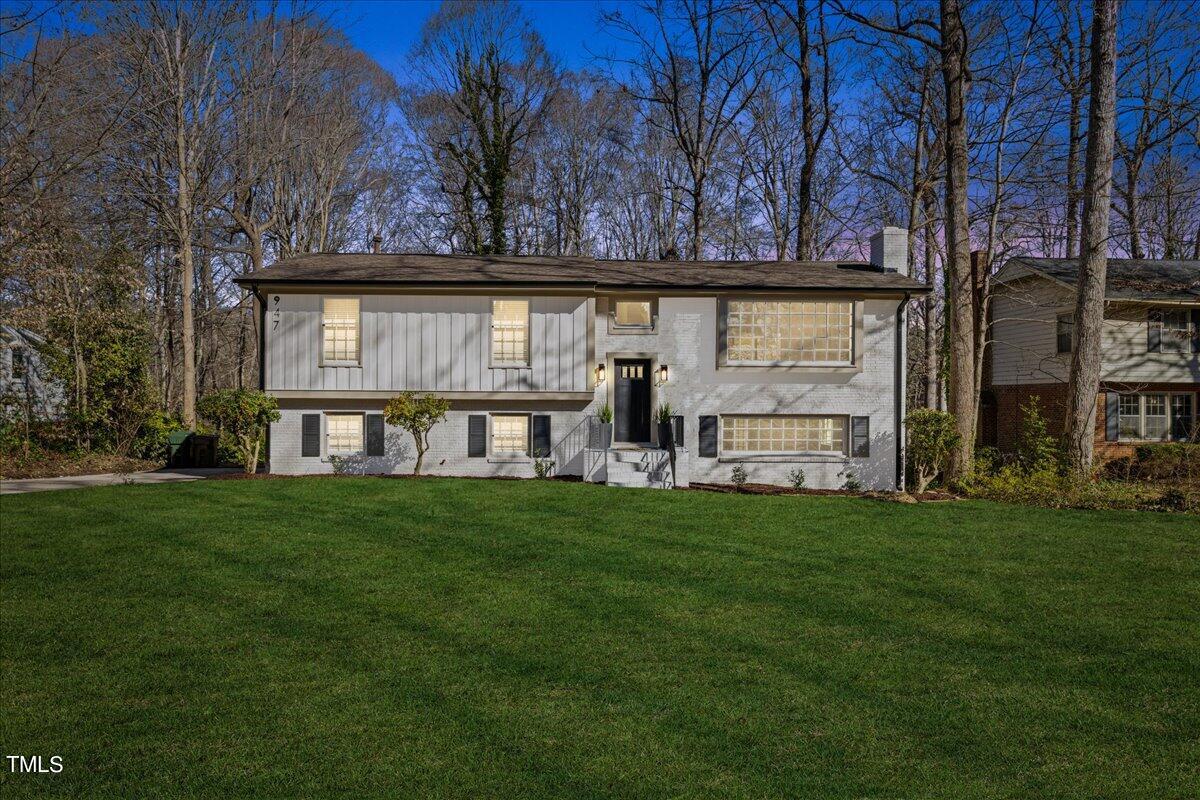 947 Manchester Drive Property Photo 1