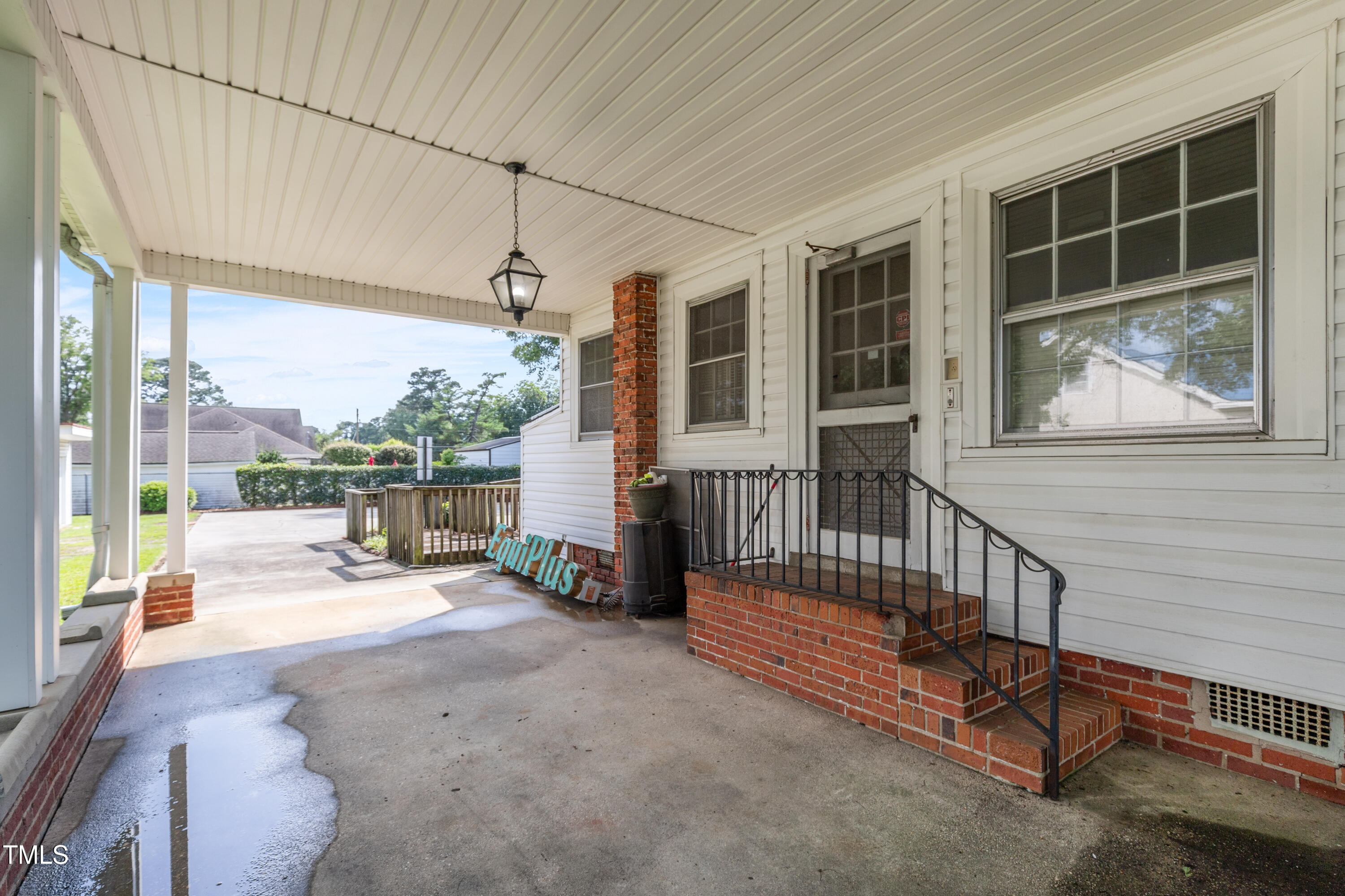 201 S Orange Avenue Property Photo 32
