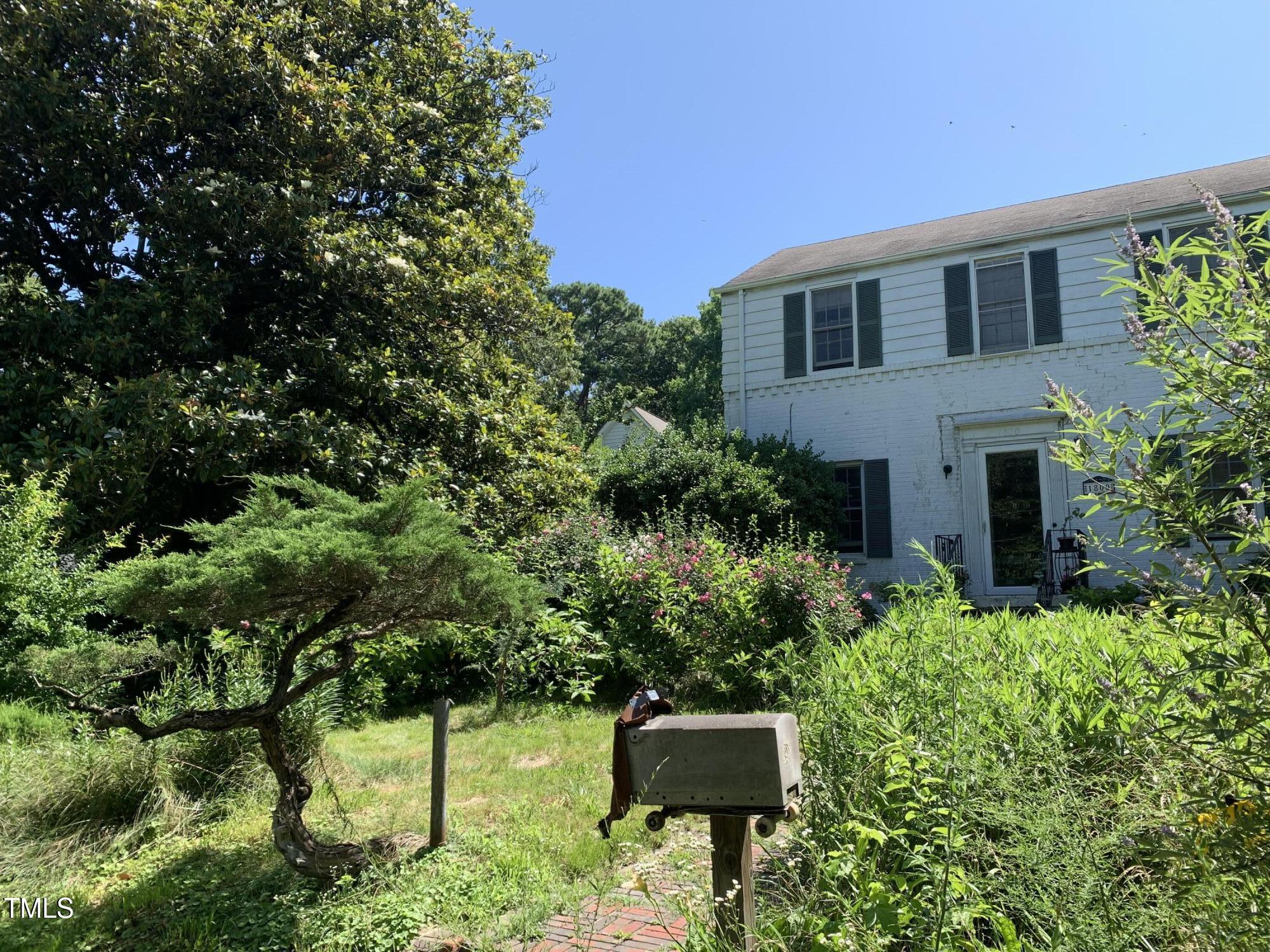 1800 Avondale Drive Property Photo 1