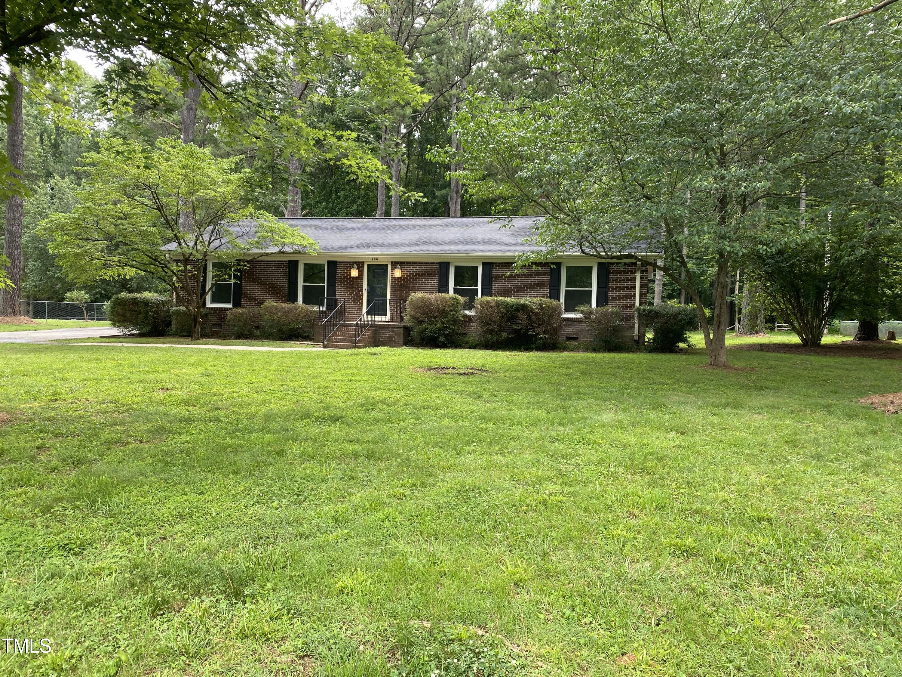 108 Shadowbrook Drive Property Photo 1