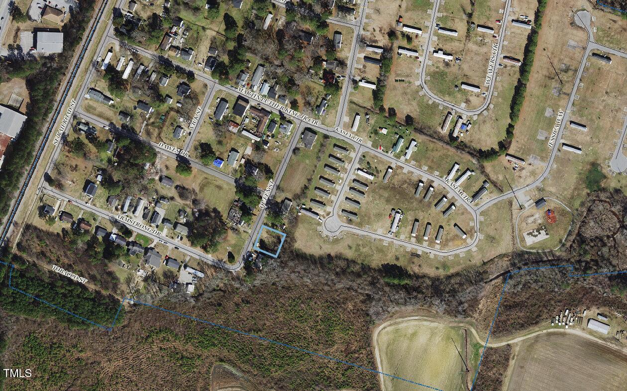 709 Queen Street Property Photo 2