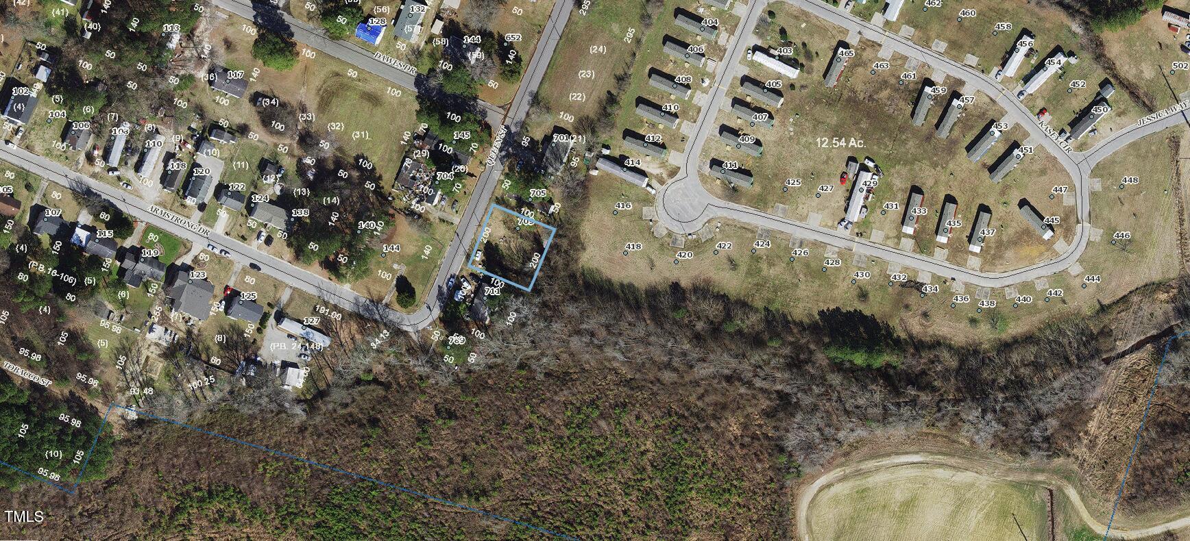 709 Queen Street Property Photo 4