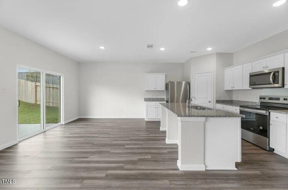 1250 Pond Overlook Drive Property Photo 8
