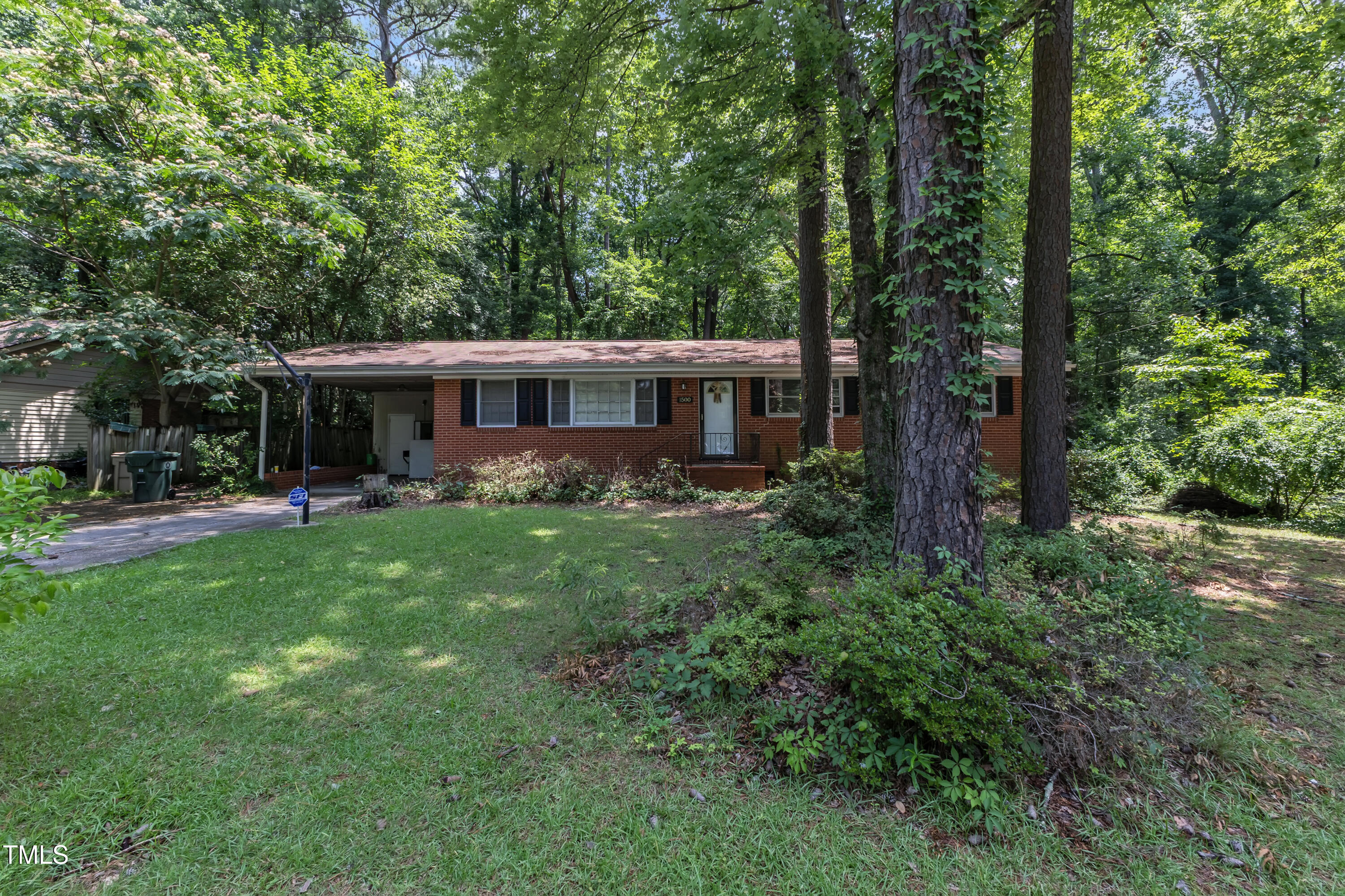 1500 Lakeside Drive Property Photo 1
