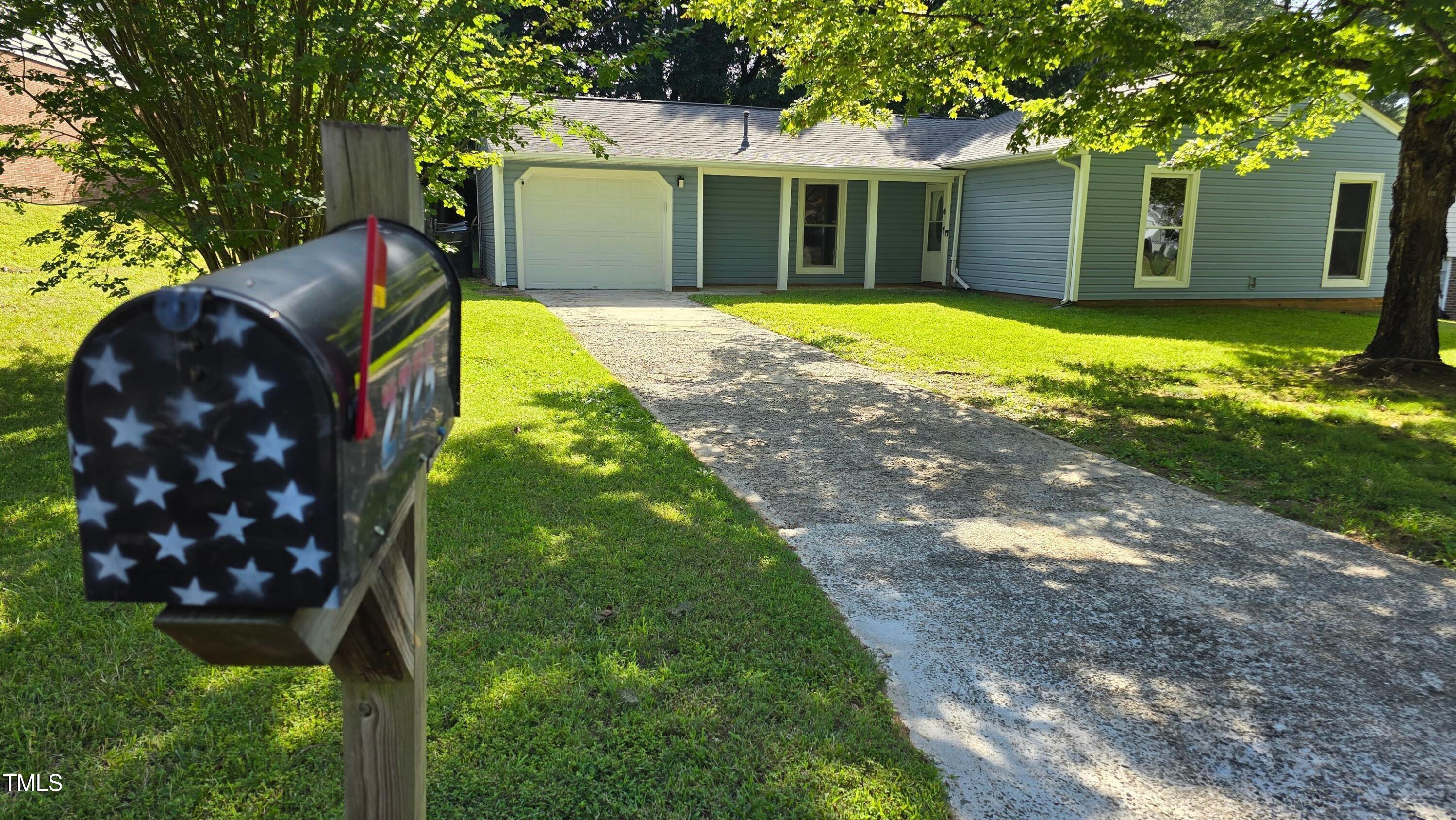 2725 Westchester Drive Property Photo 2