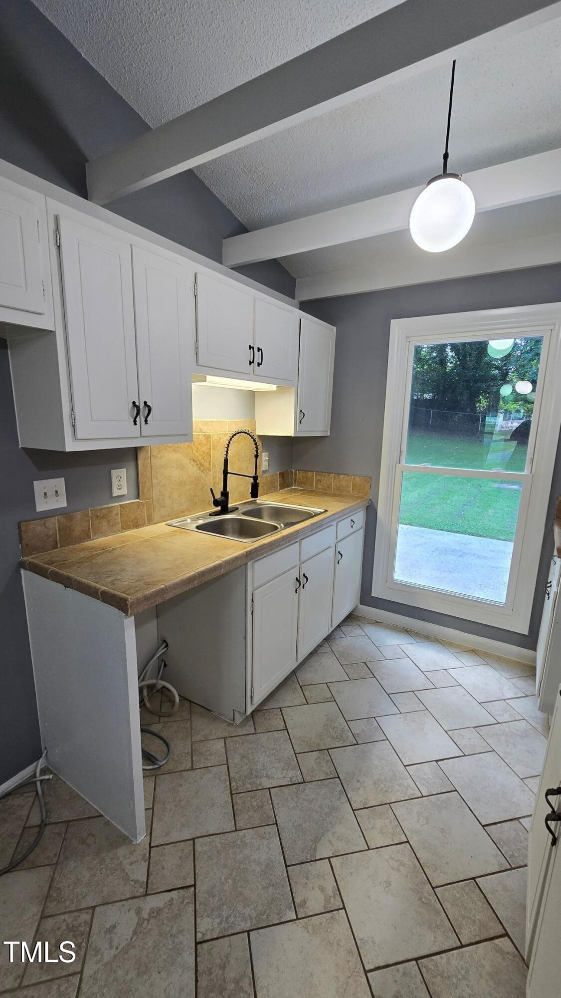 2725 Westchester Drive Property Photo 8