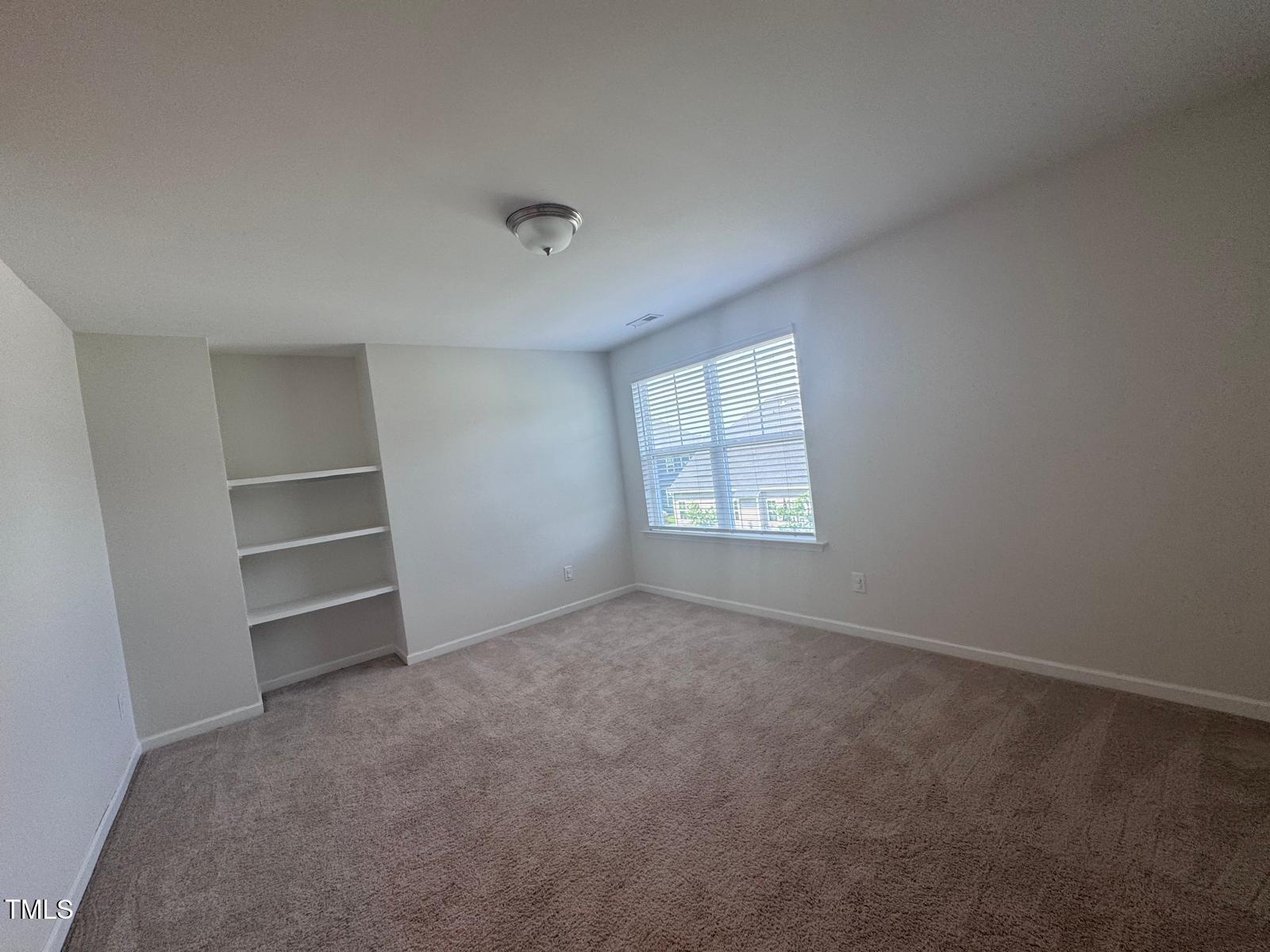 4718 Sleepy Falls Run Property Photo 8