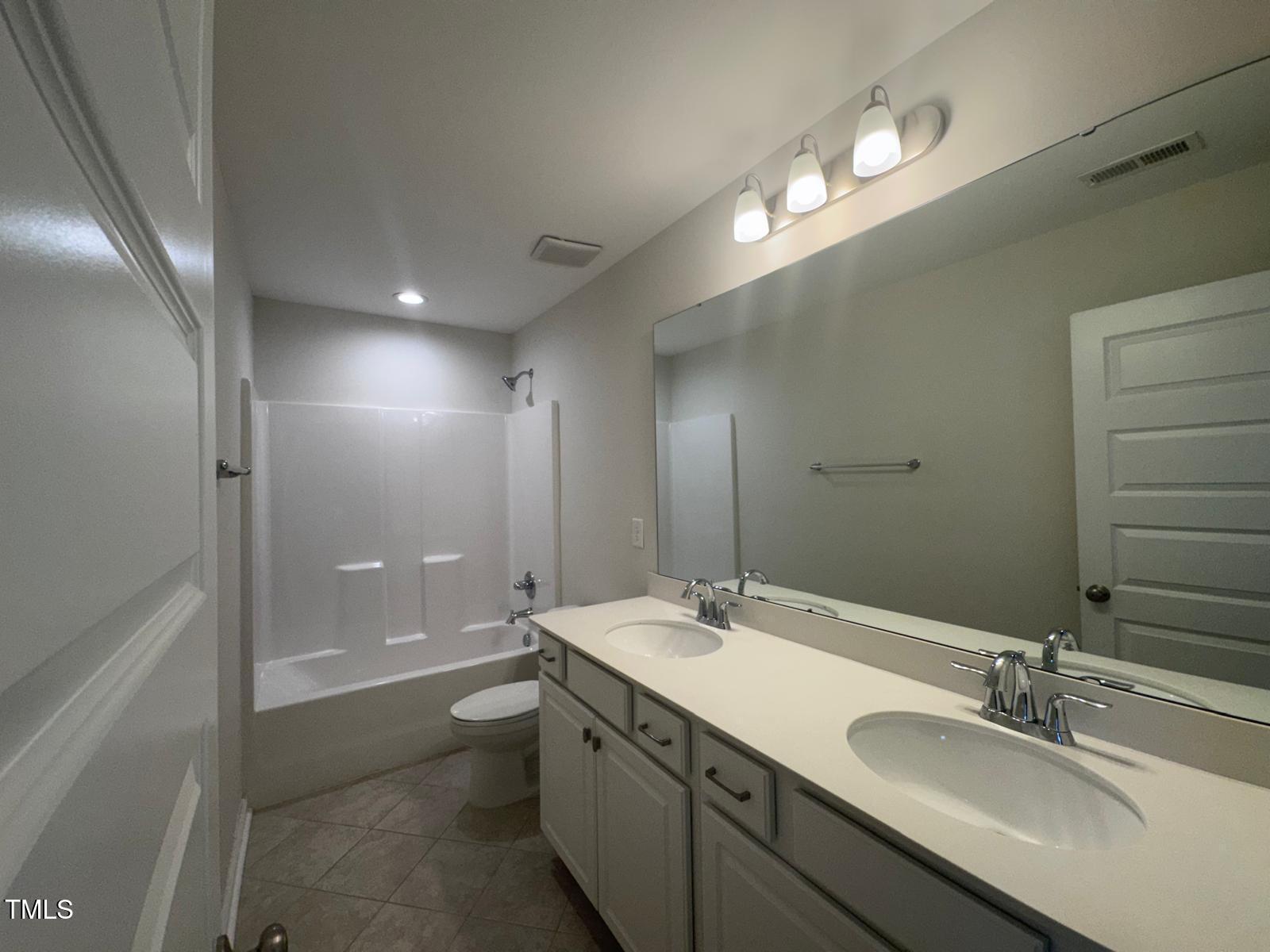 4718 Sleepy Falls Run Property Photo 32