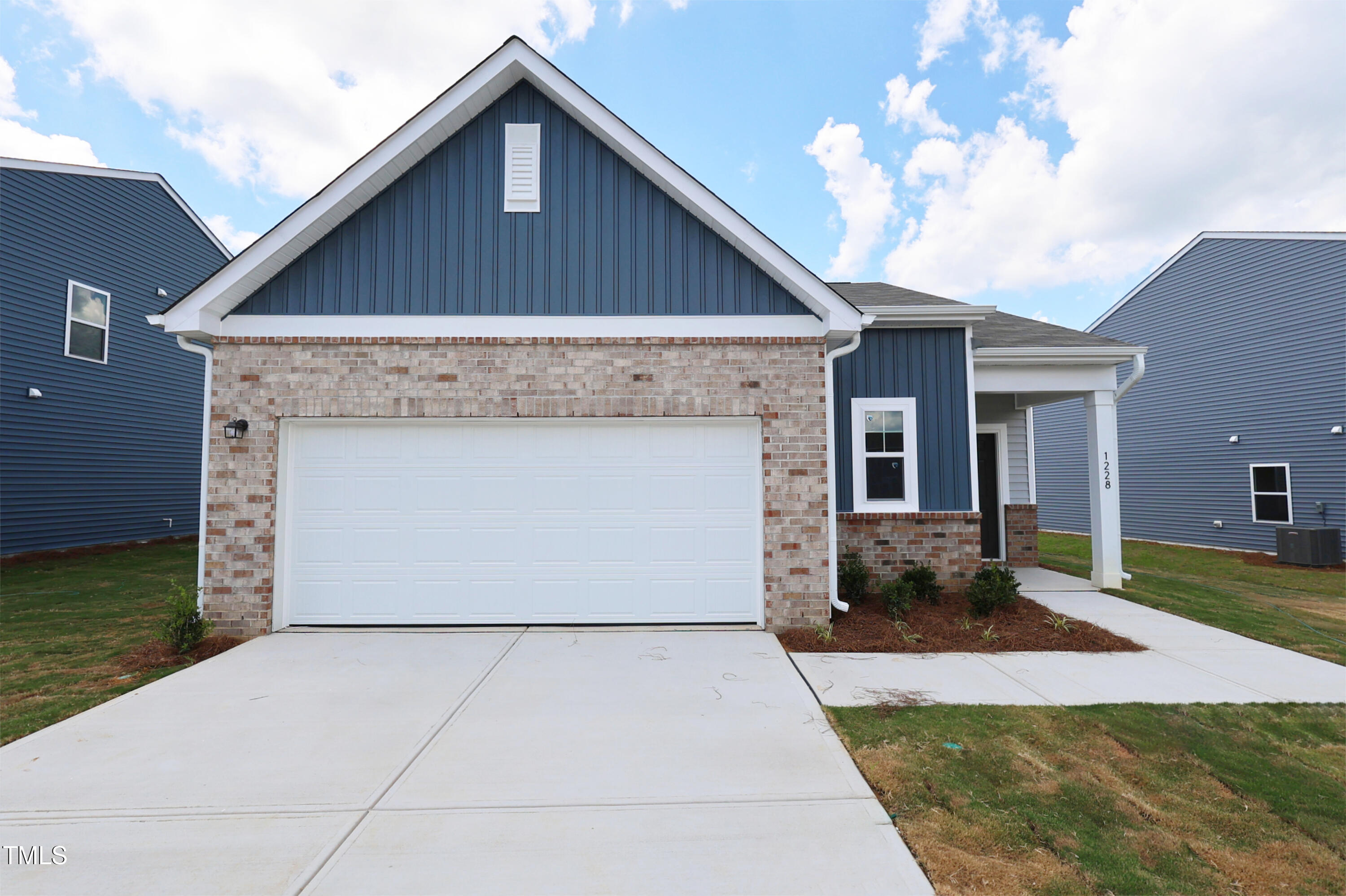 1228 Pond Overlook Drive Property Photo 1