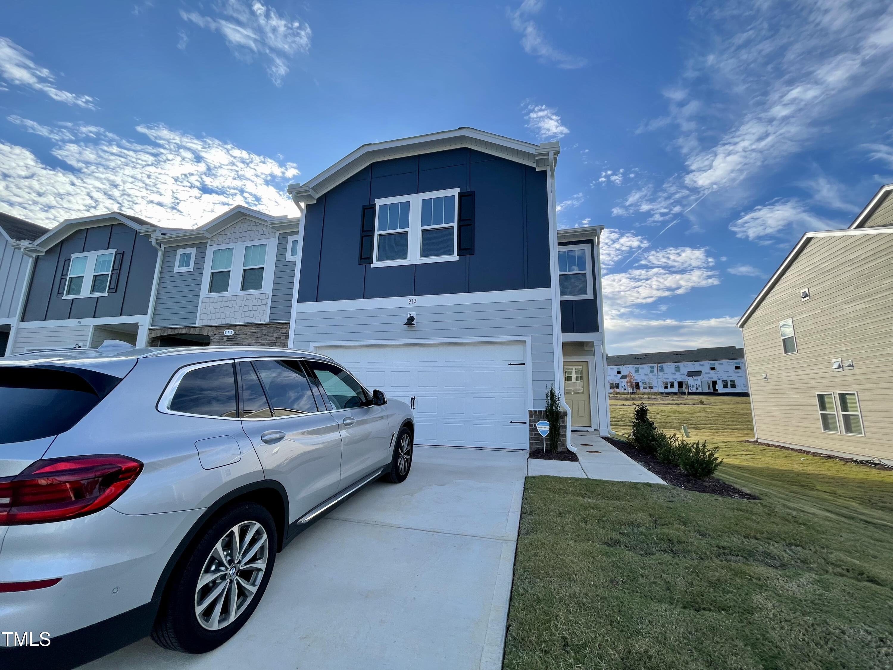 912 Field Ivy Drive Property Photo 1
