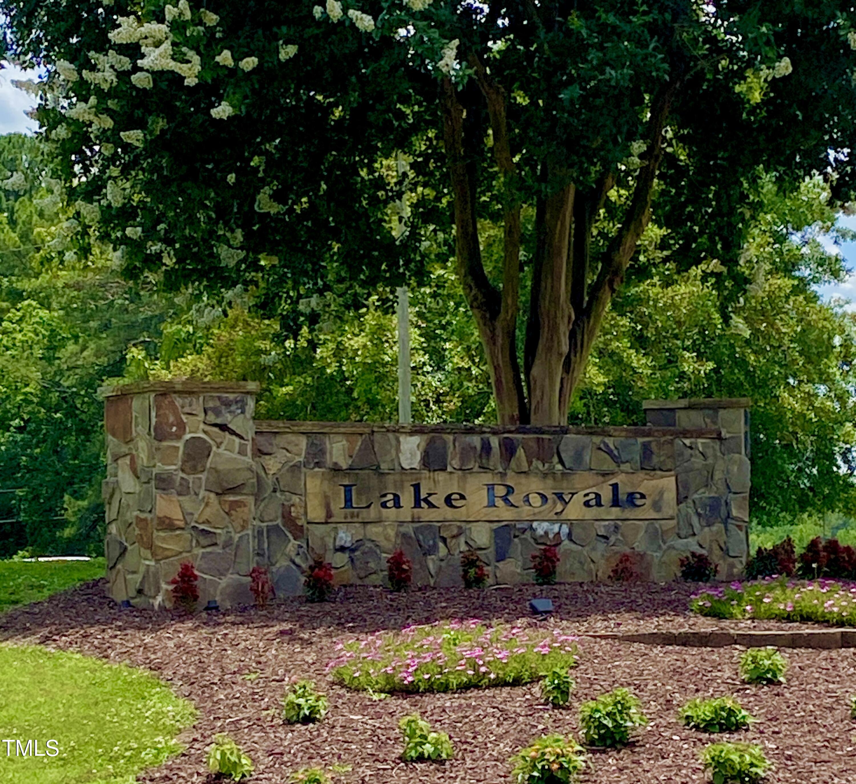 106 Cherokee Drive Property Photo 2