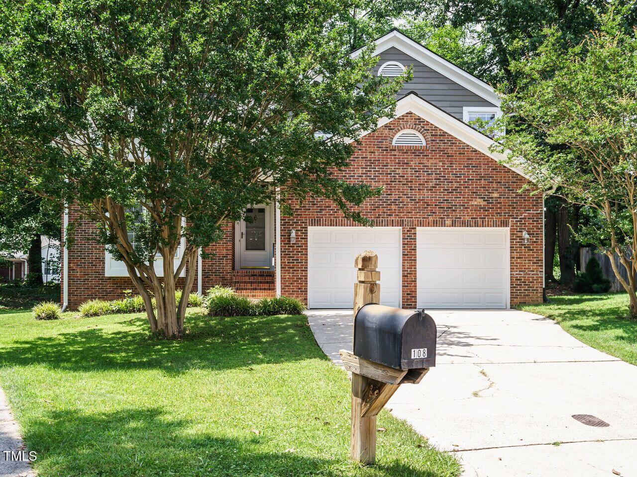 108 S Drawbridge Lane Property Photo 1