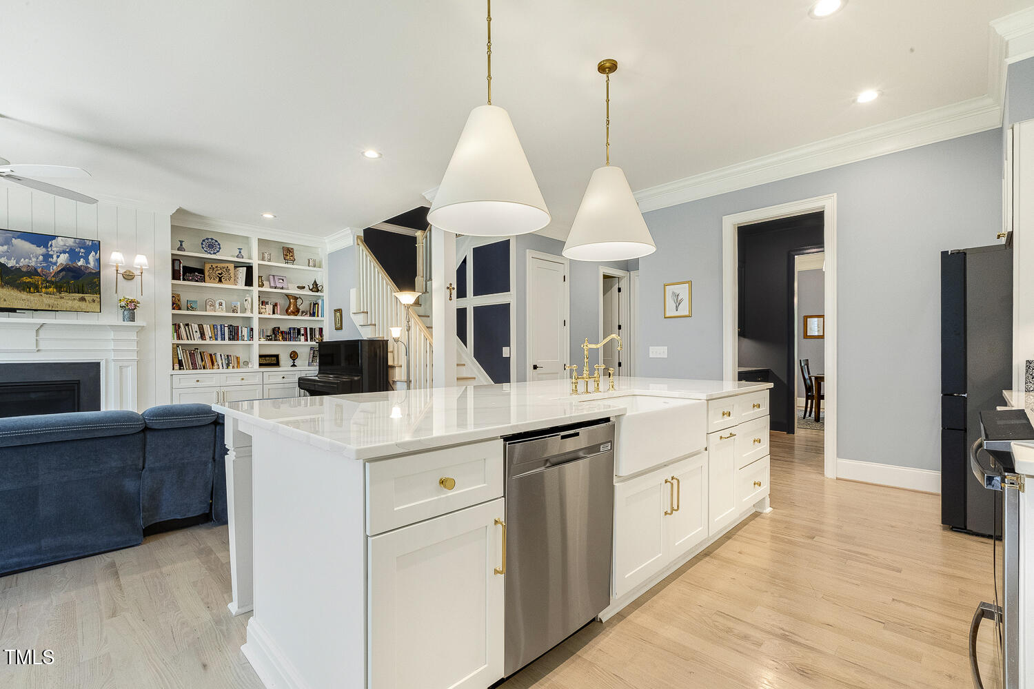201 S Ennis Street Property Photo 1