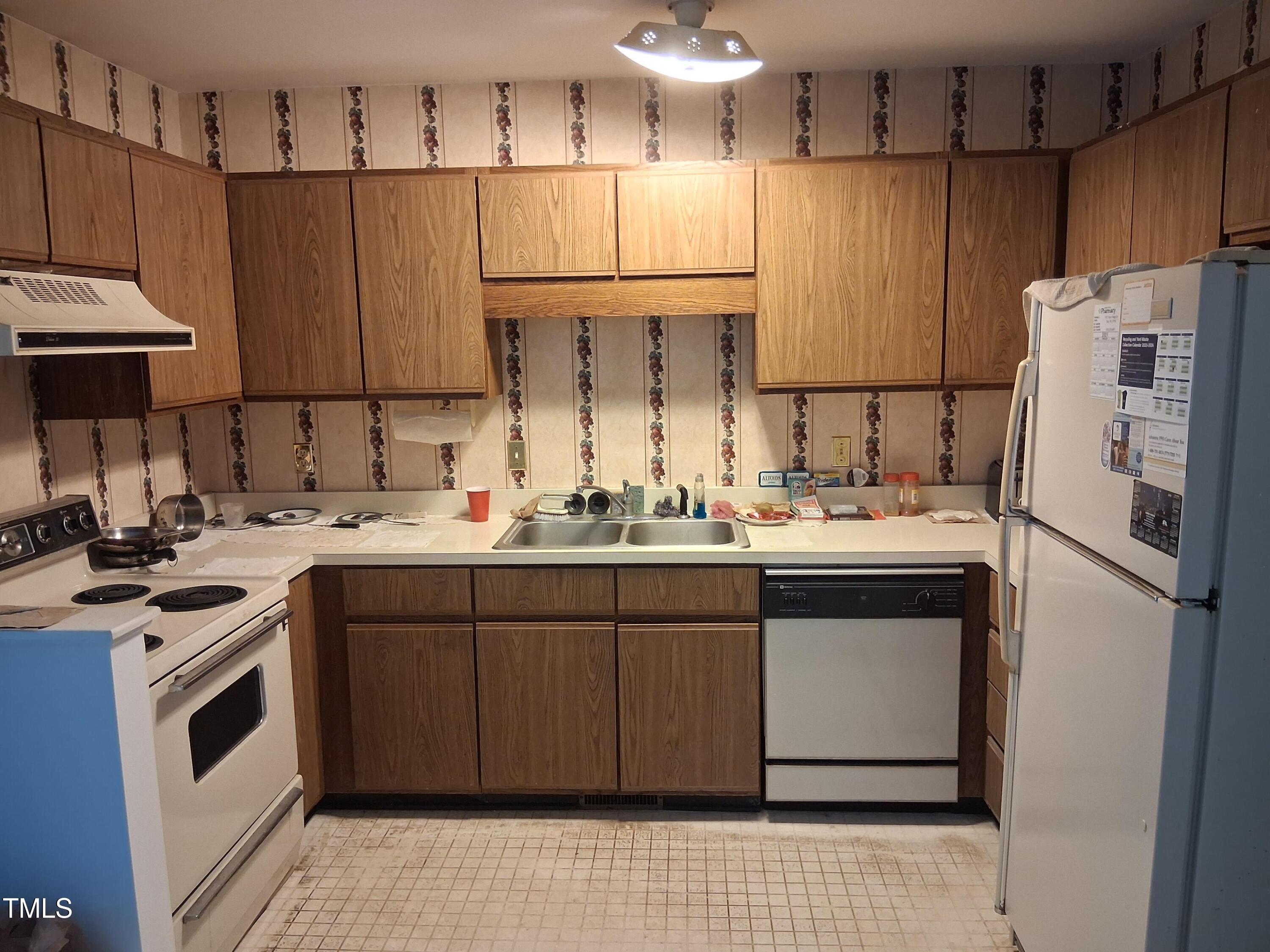 6014 Farm Gate Road Property Photo 2