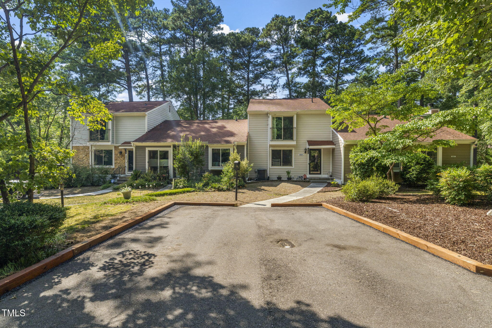 5805 Mapleridge Road Property Photo 2