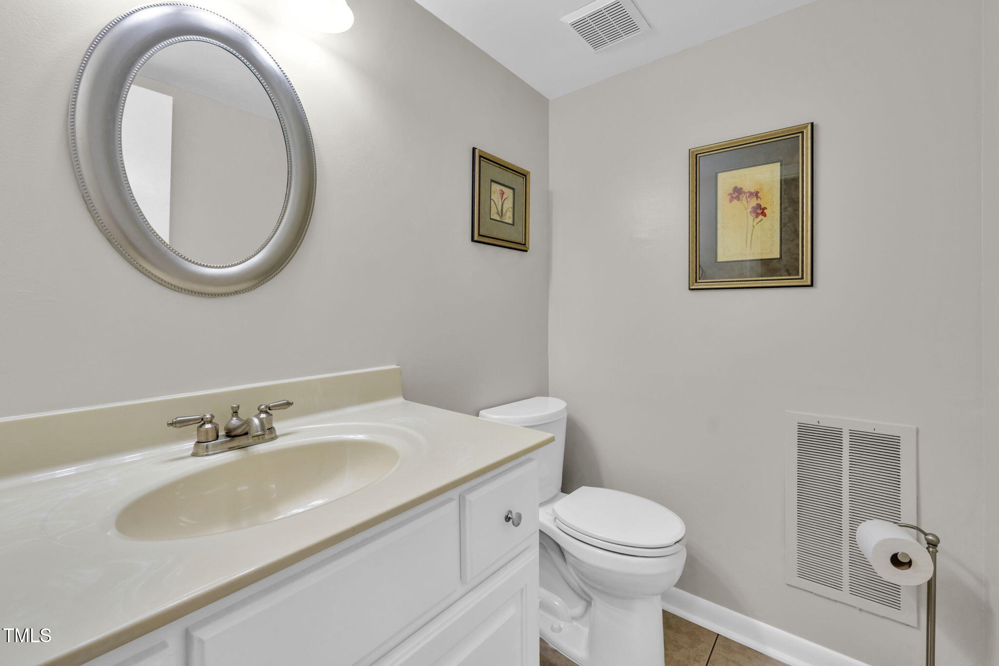 5805 Mapleridge Road Property Photo 8