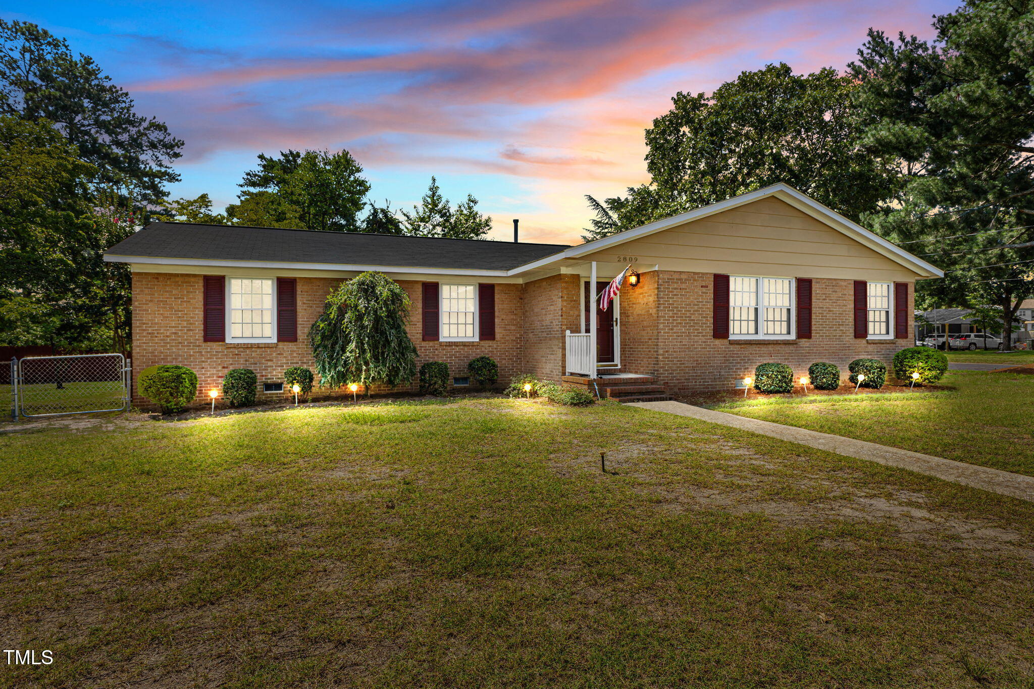 2809 Skycrest Drive Property Photo 1