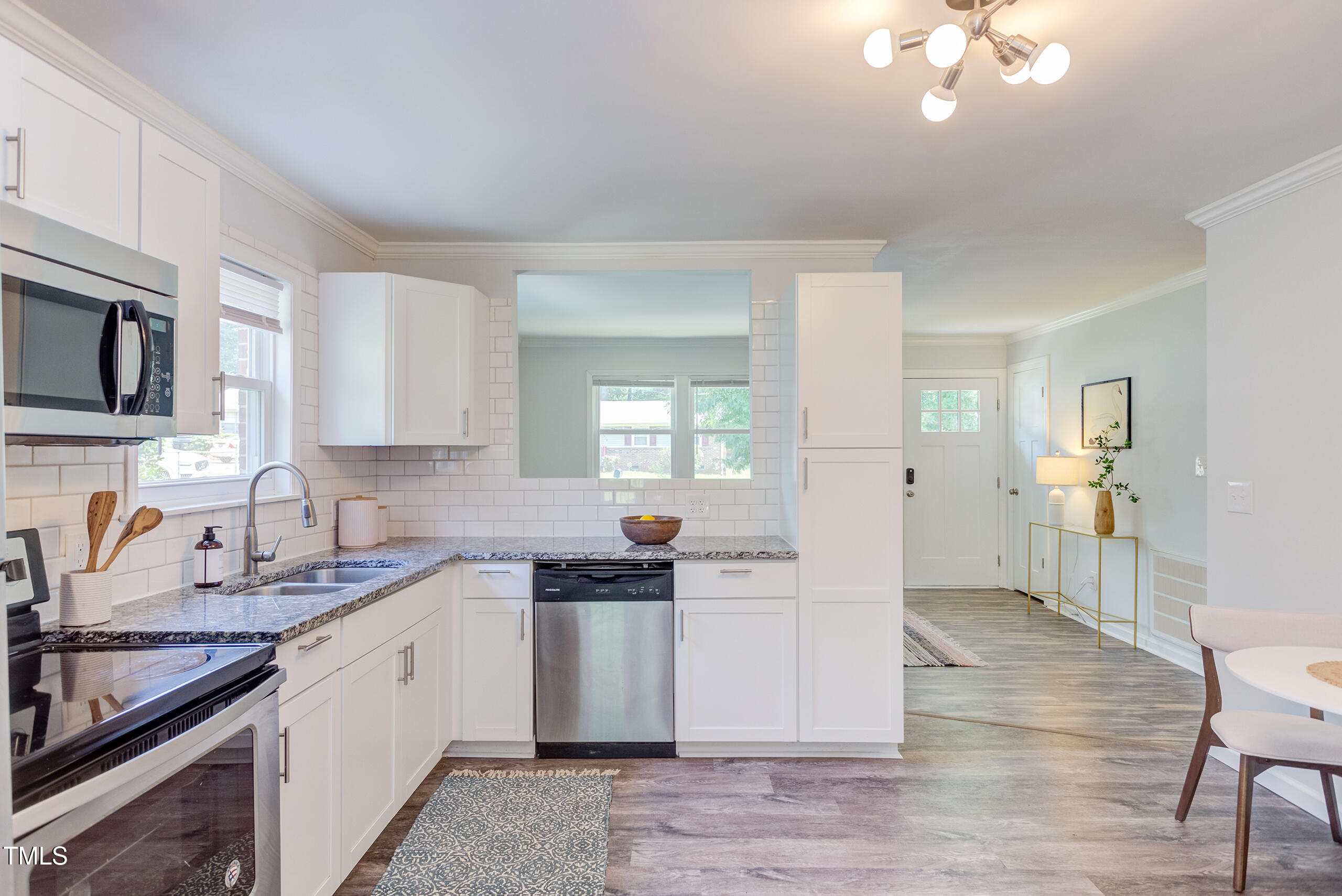 2014 Athens Avenue Property Photo 8