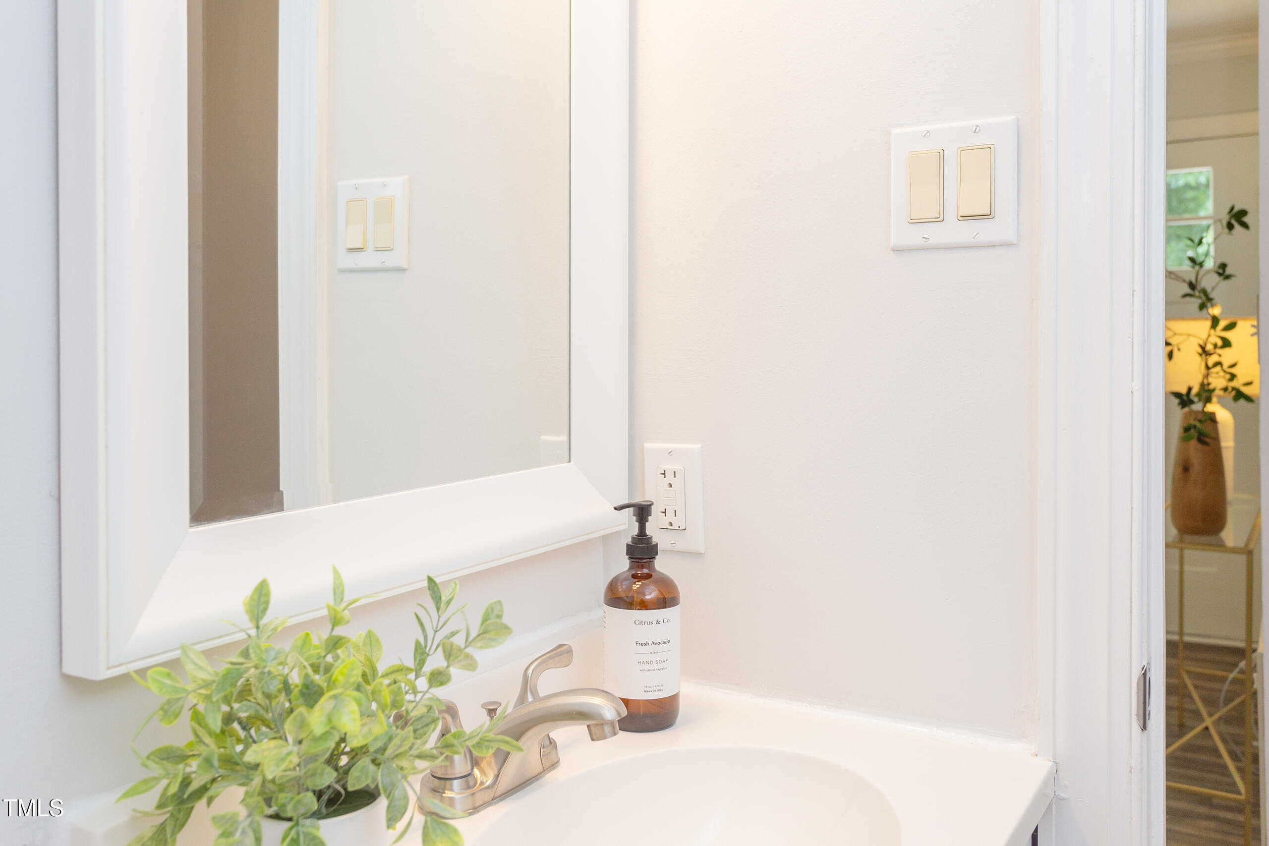 2014 Athens Avenue Property Photo 32